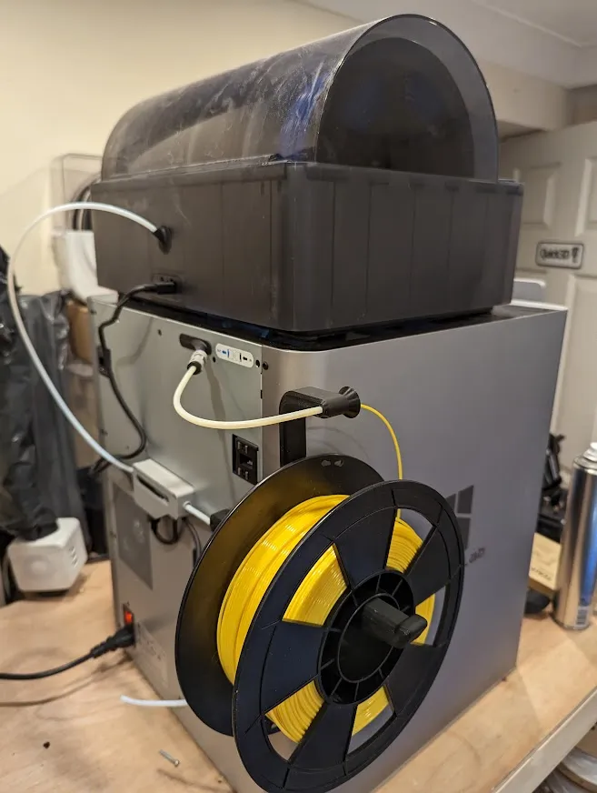 Giá đỡ cuộn filament bên hông cho máy in Bambu X1 Carbon