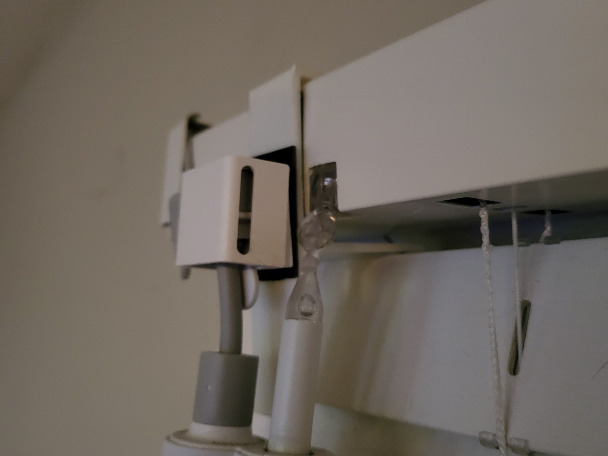 Giá đỡ lắp đặt động cơ nghiêng rèm Switchbot 2 inch