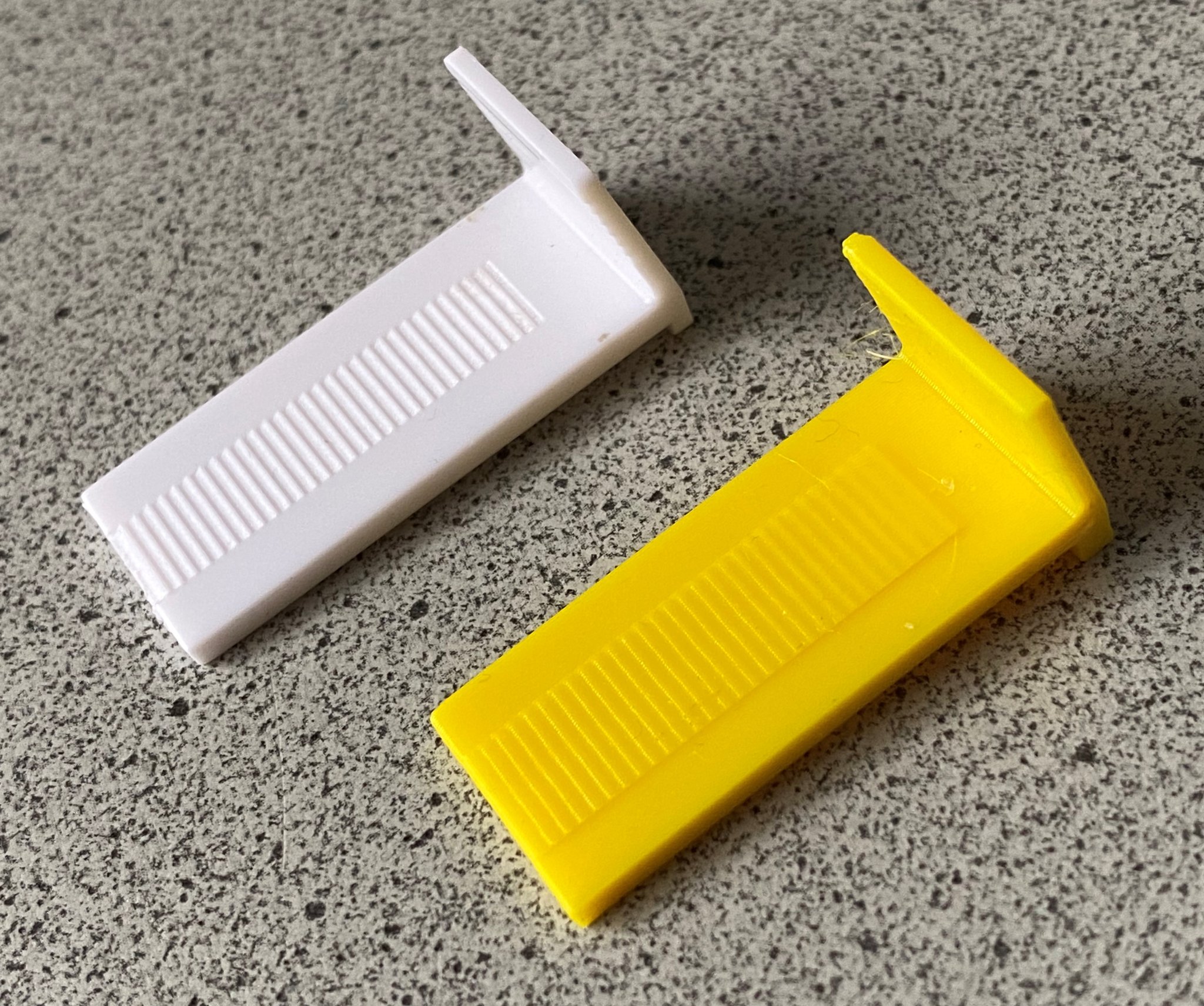 Giá đỡ cuộn rèm mới cho thiết bị gia đình