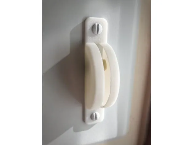 Nắp che công tắc đèn an toàn với khe mở phía trước