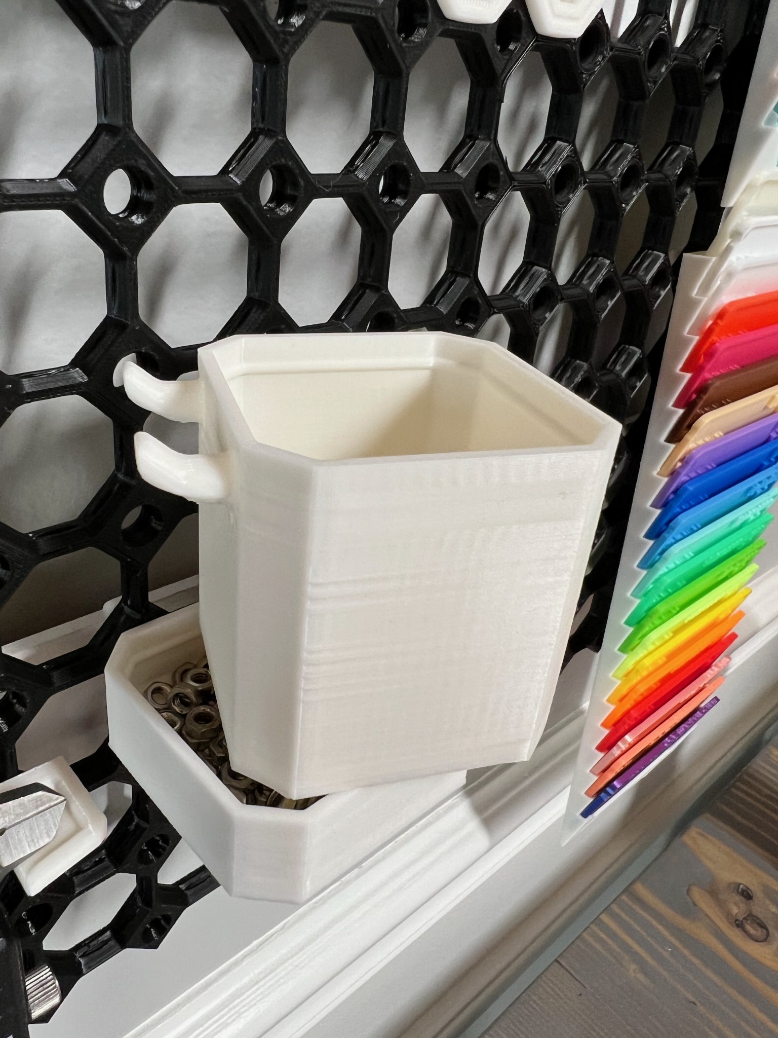 Khay chứa đa năng cho bảng ghim đa dụng