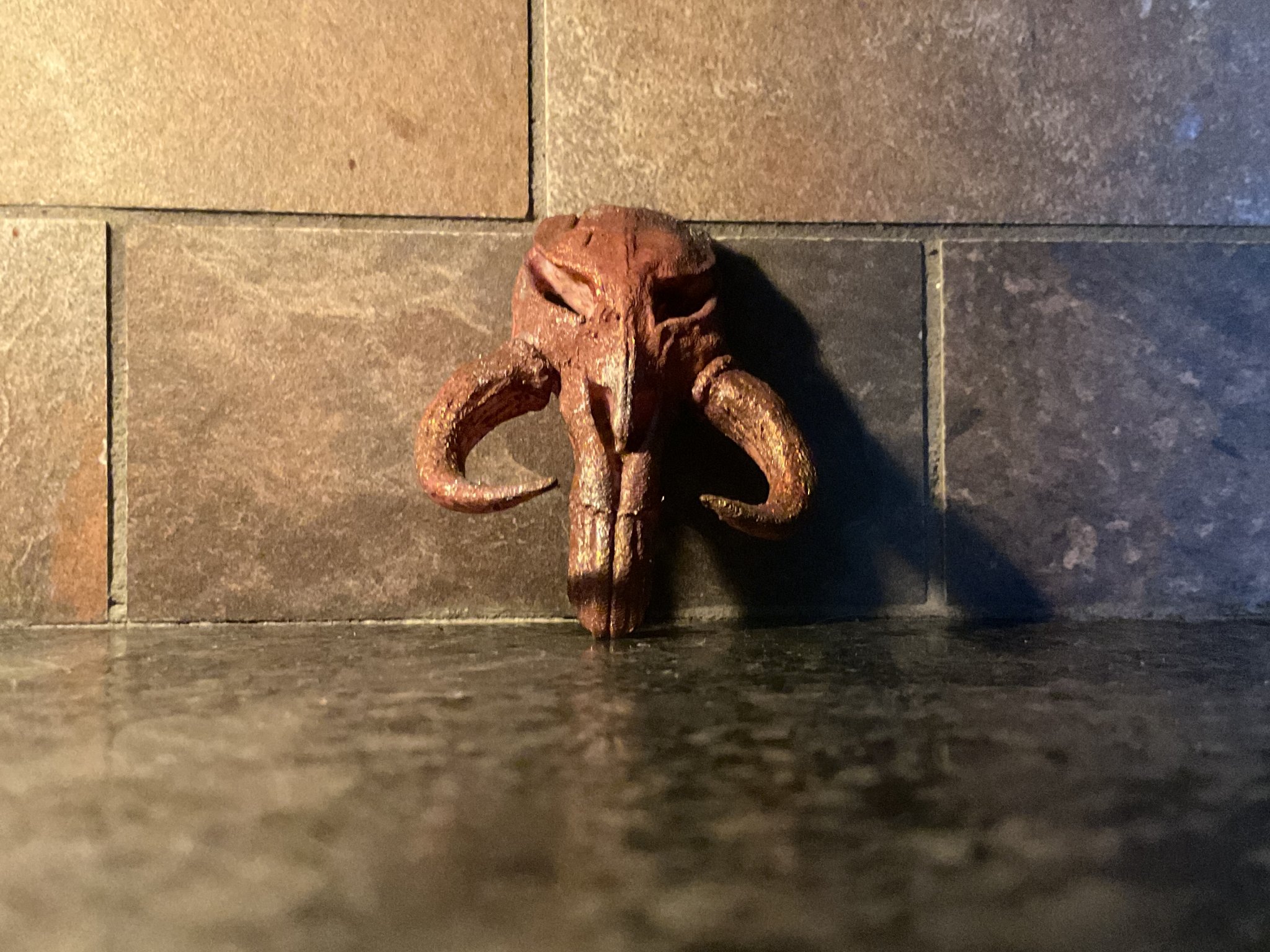 *Đầu lâu Mandalorian mini phong cách Star Wars*