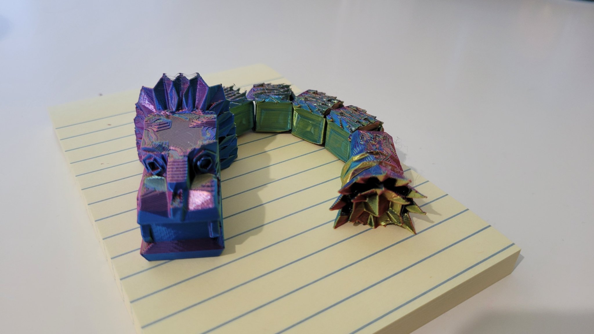 Quetzalcoatl phong cách low poly với chi tiết linh hoạt