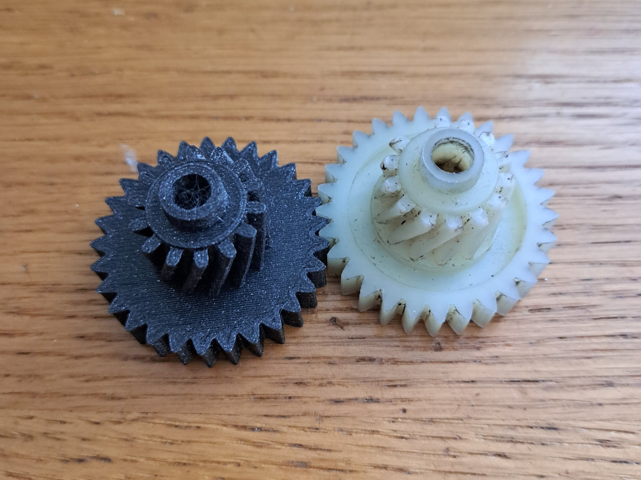 Bánh răng thay thế cho máy cắt cỏ Gtech HT05 Plus