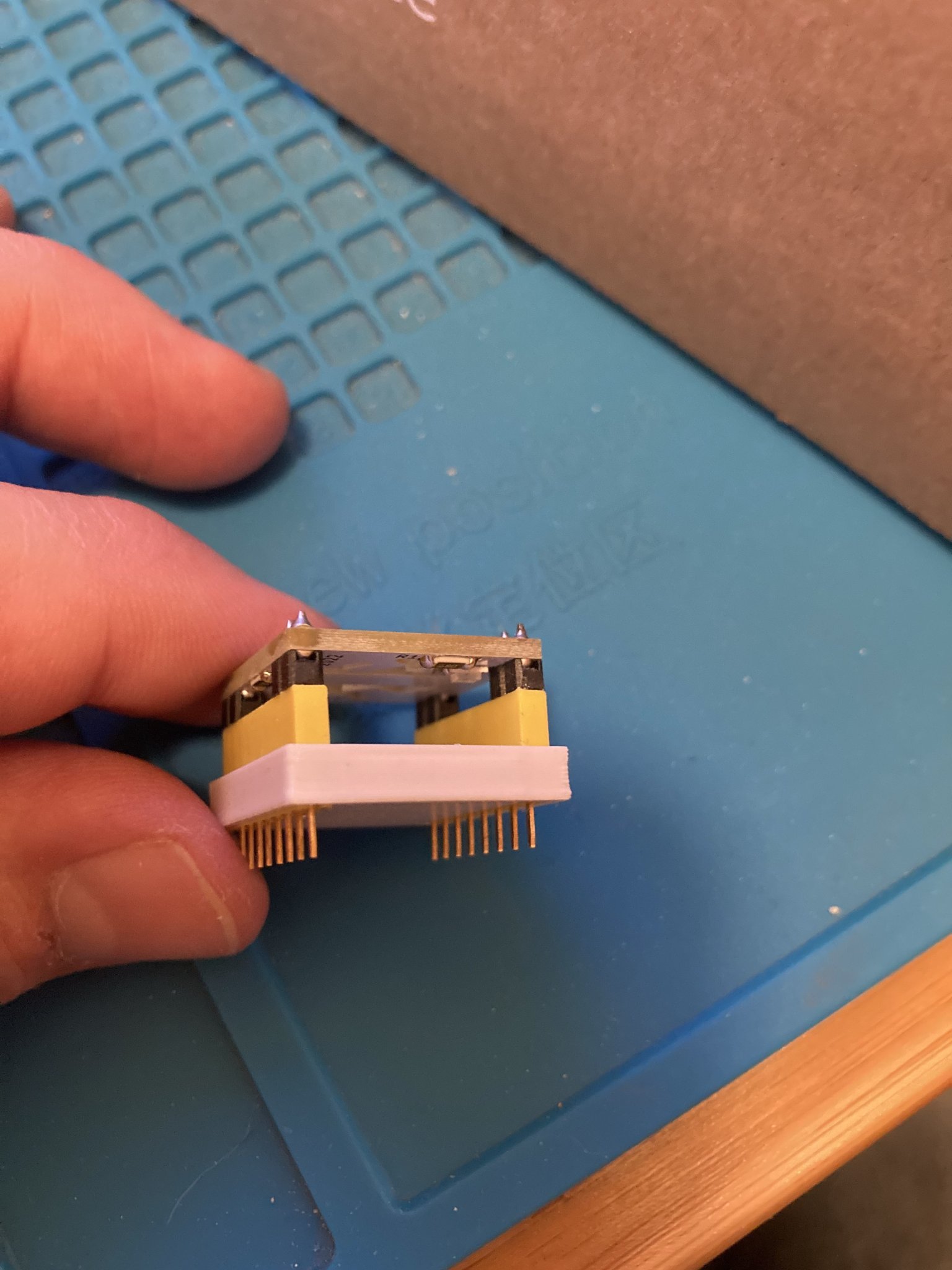 Giá đỡ lắp ráp minibadge SAINTCON