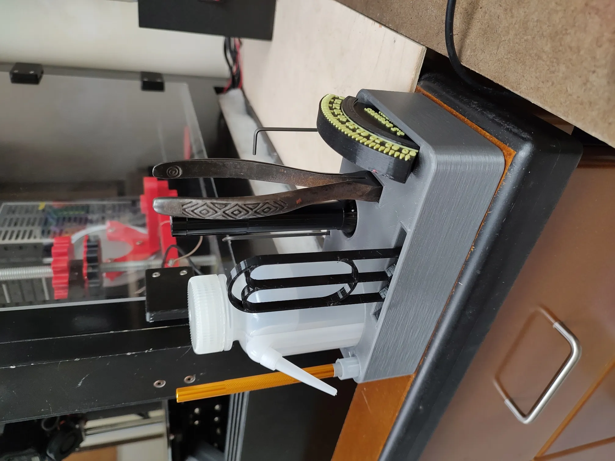 Giá đỡ công cụ cho máy in 3D gần gũi và tiện lợi