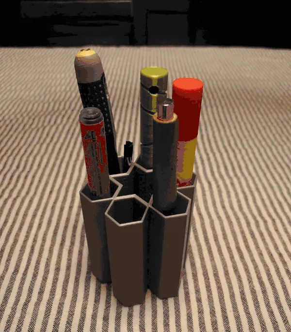 Giá đỡ bút đa năng cho bàn làm việc