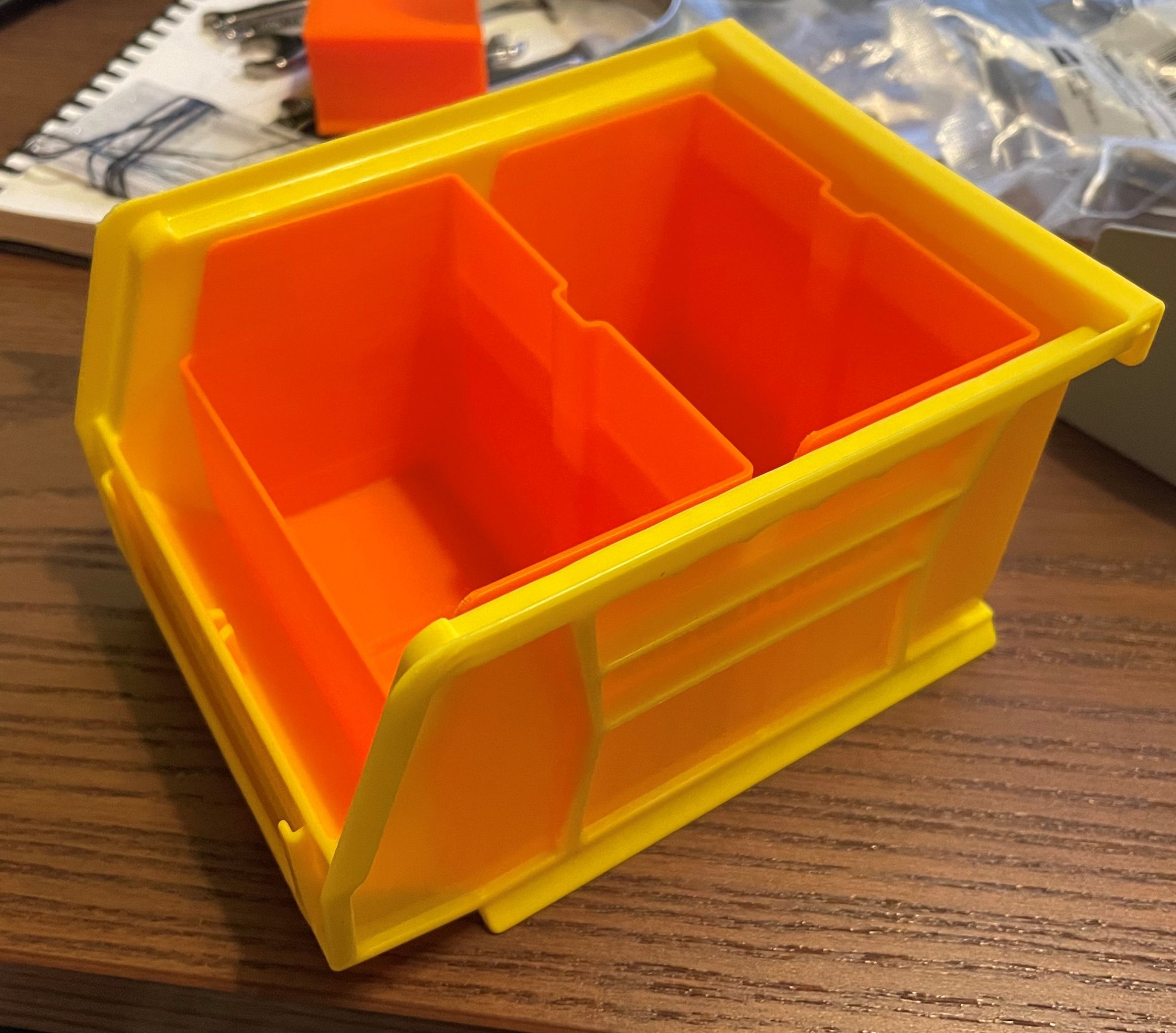 Bộ chèn tổ chức cho thùng AkroBins của Akro Mills