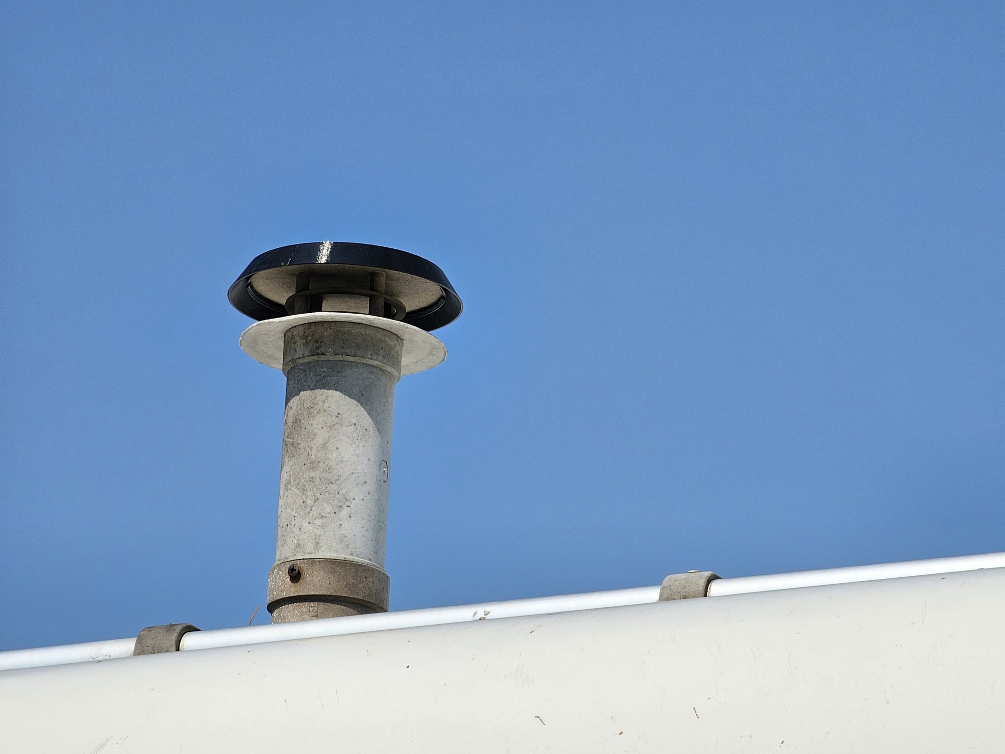 Nắp che ống khói máy sưởi Truma cho xe motorhome