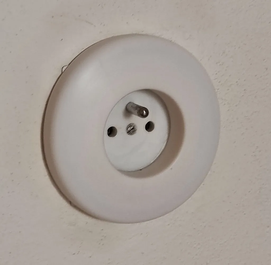 Bảng điều khiển công tắc ánh sáng và ổ cắm điện thiết k...