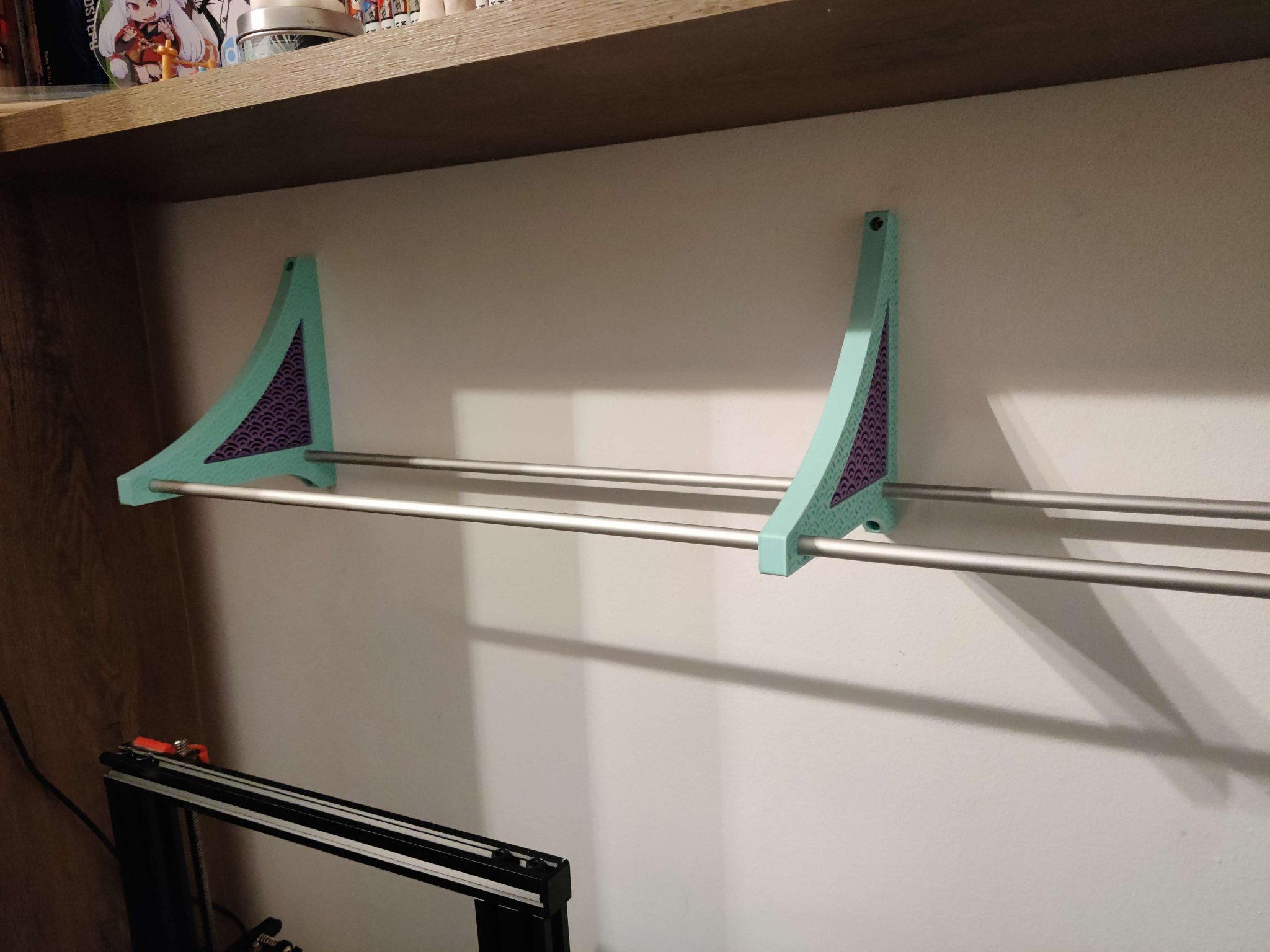 Giá đỡ filament treo tường đơn giản với họa tiết seigaiha