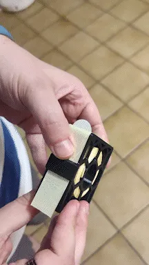 Máy phát nhãn dán cho bắn súng