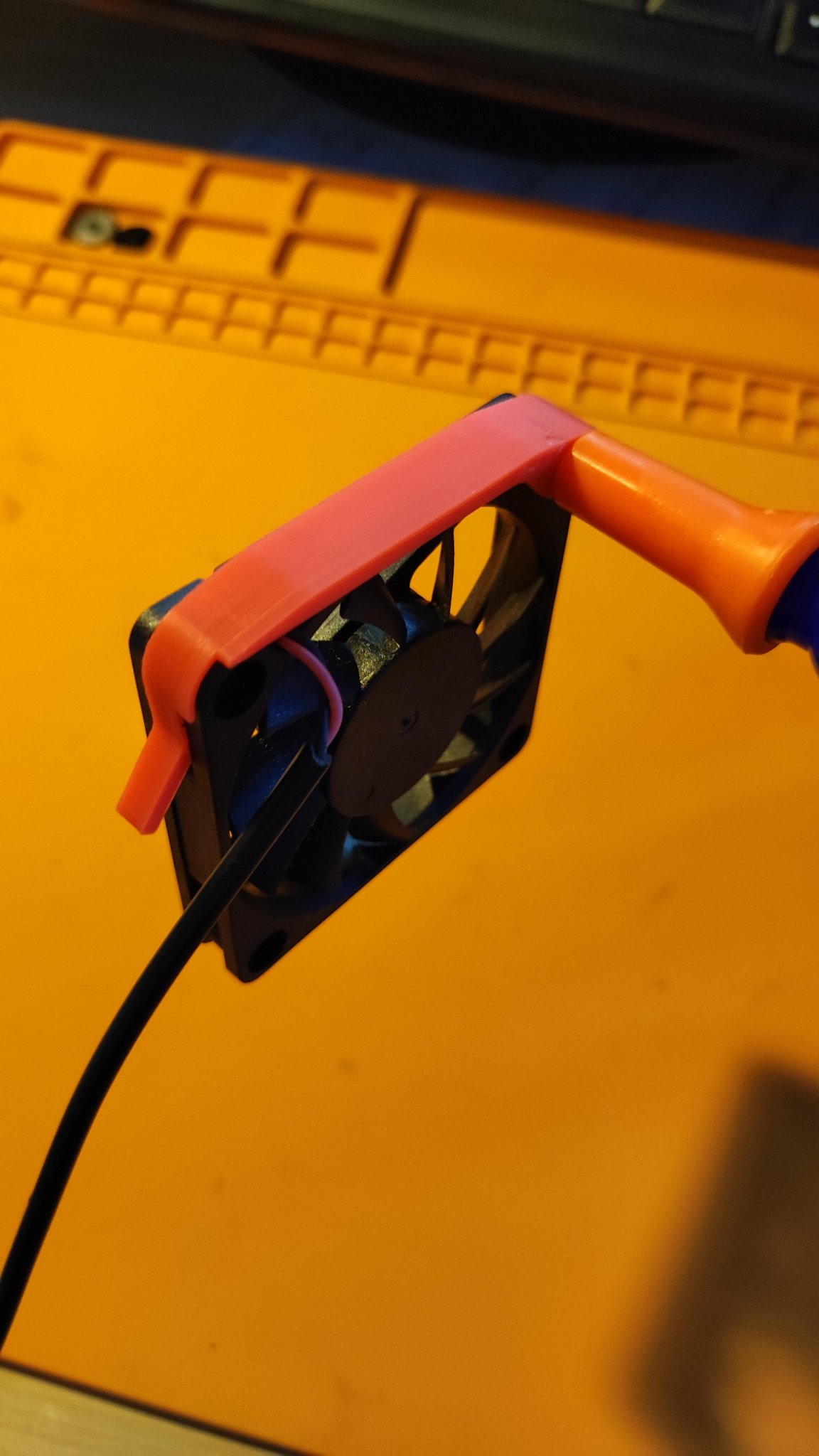 Giá đỡ quạt 60x60 mm cho tay hàn thứ ba