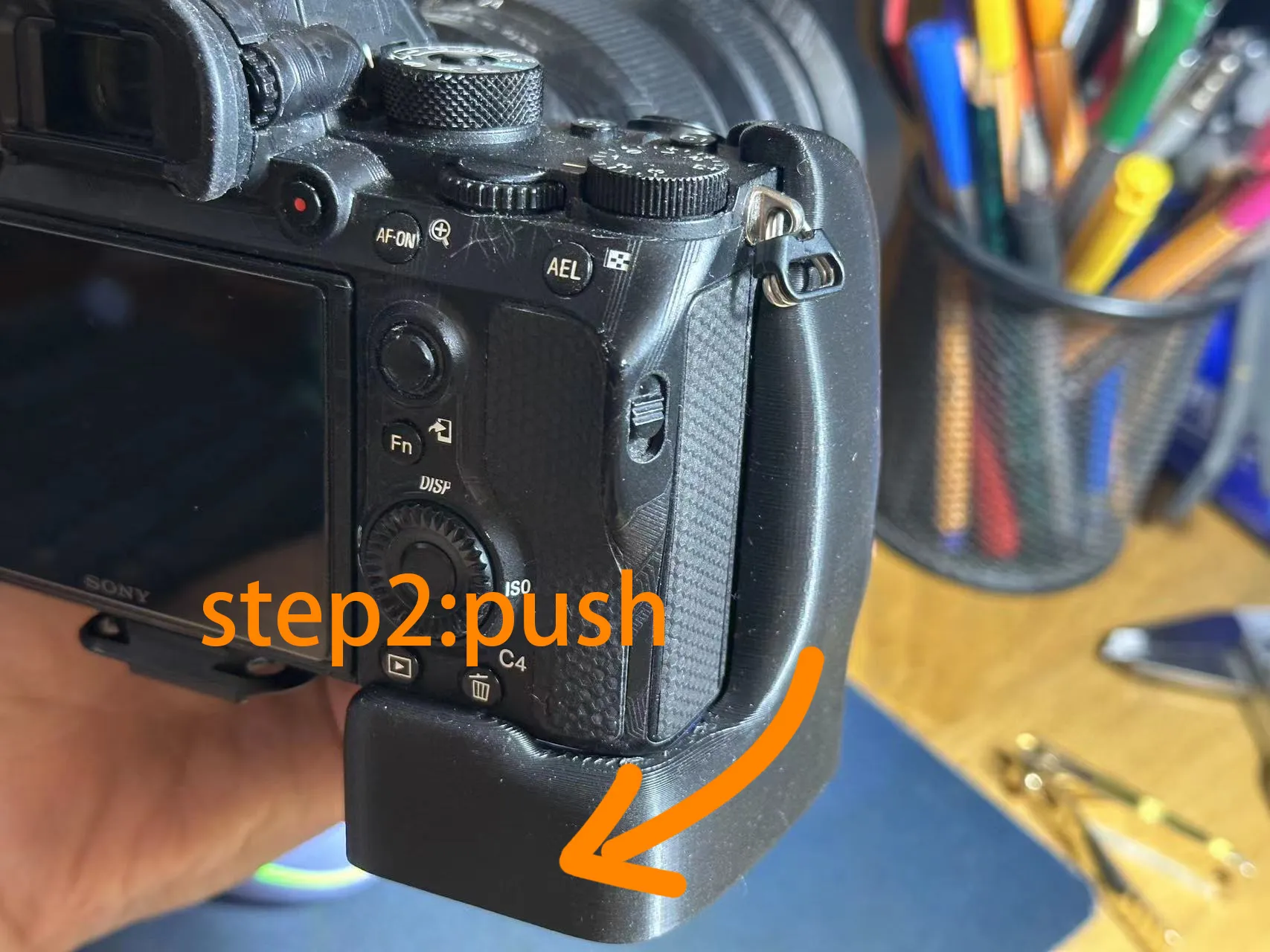 Cán cầm thoải mái cho máy ảnh Sony A7R3