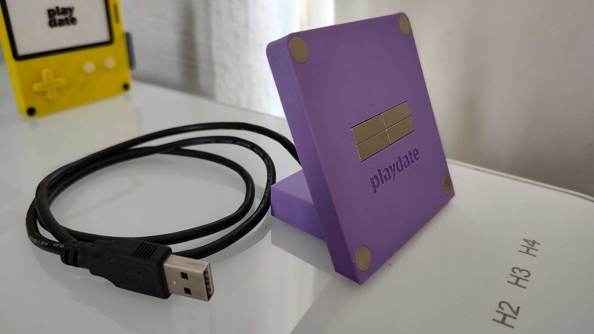 Giá đỡ sạc từ tính cho Playdate