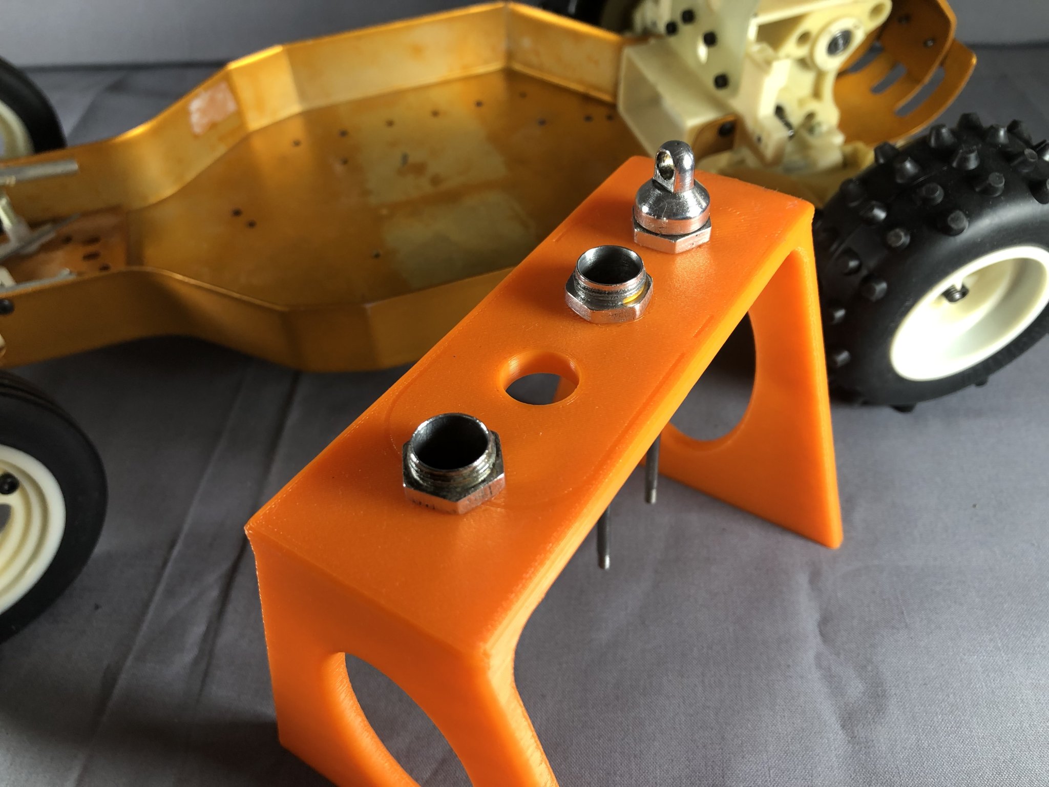 Giá đỡ và kệ cho bộ giảm chấn RC10