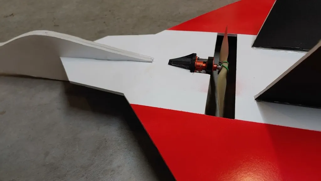 Giá đỡ động cơ cho mô hình F22 bằng foam Dollar Tree