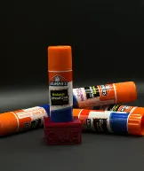 Giá đỡ bút keo đơn giản nhưng hữu ích