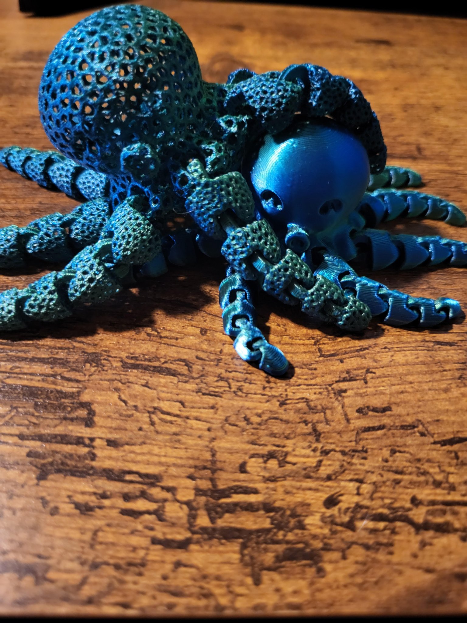 Bạch tuộc mini dễ thương với thiết kế Voronoi linh hoạt