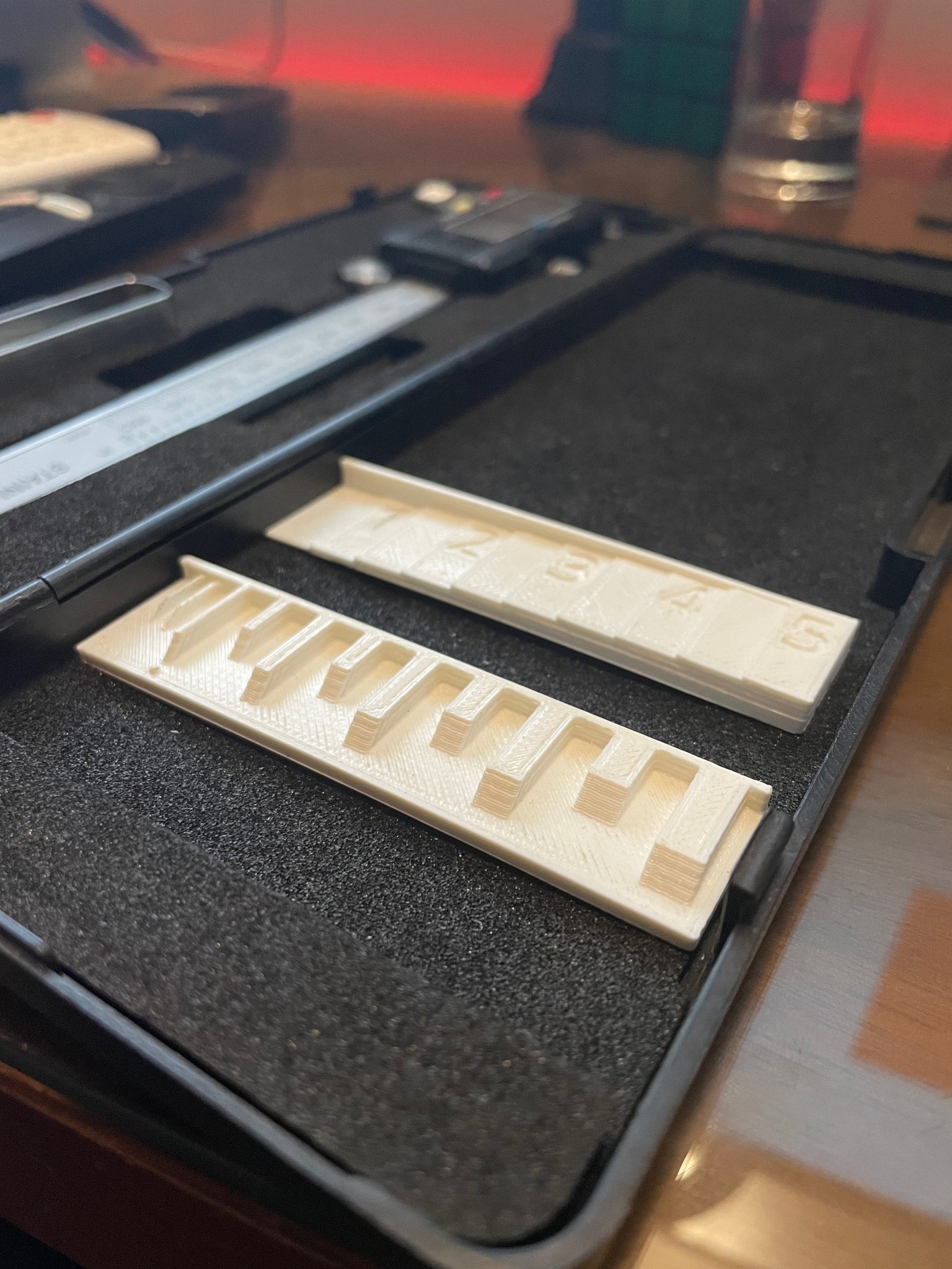 Thước đo thiết kế độ dày lớp và bề rộng tường 0.4 đế...