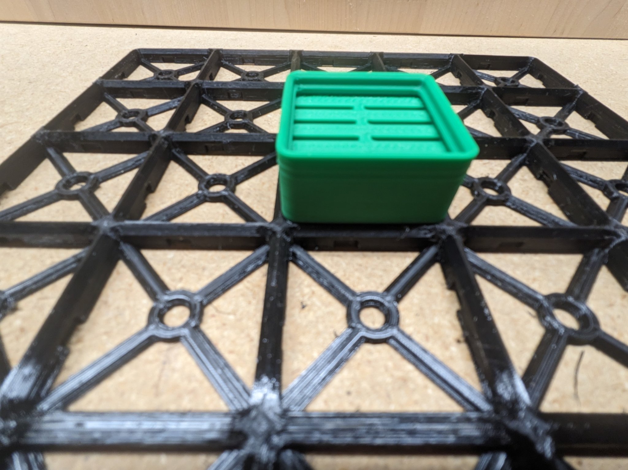 Hộp chứa Gridfinity+ với thiết kế lắp ghép từ tính