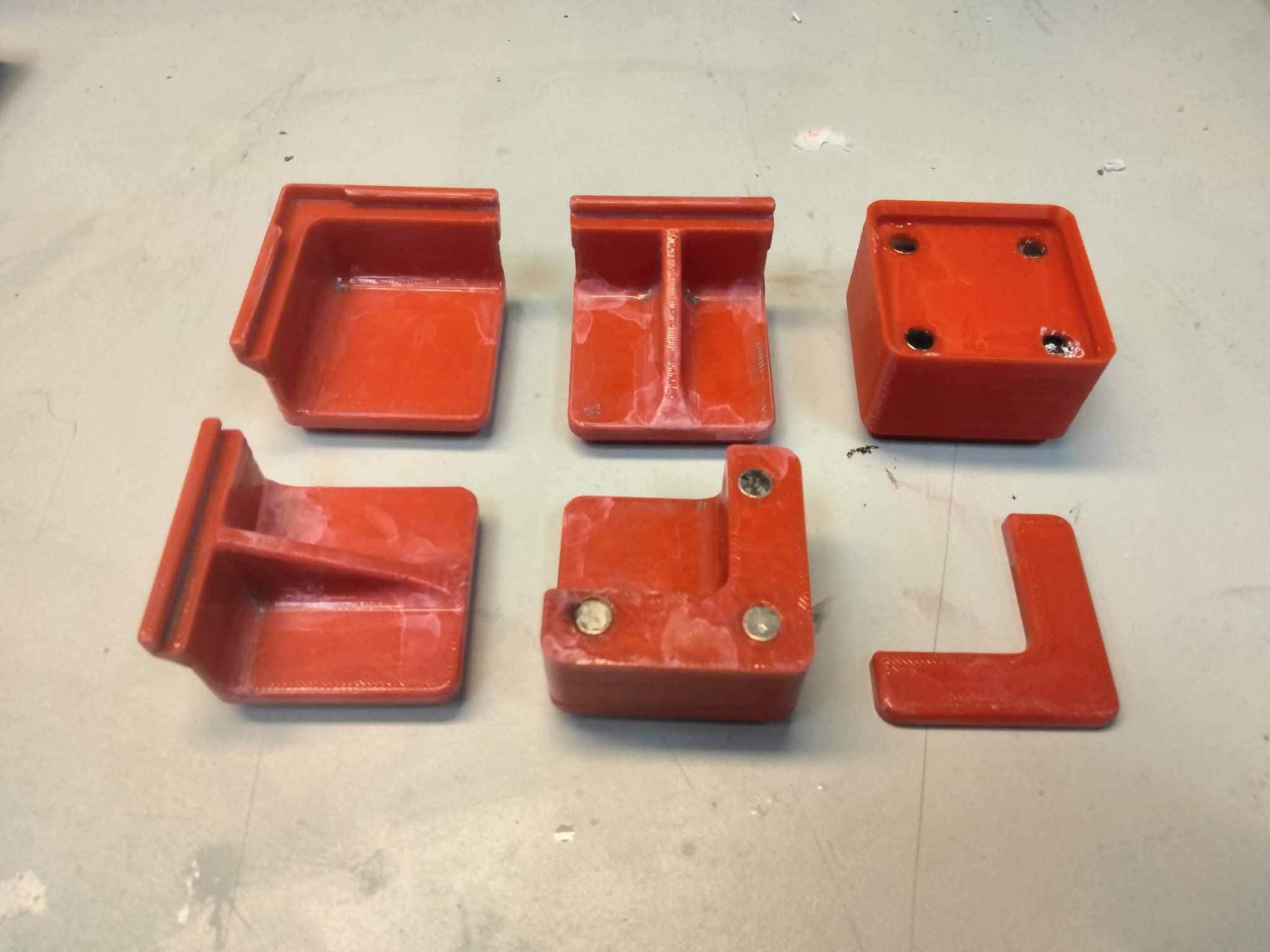 Hệ thống giữ vật liệu Gridfinity cho máy EDM