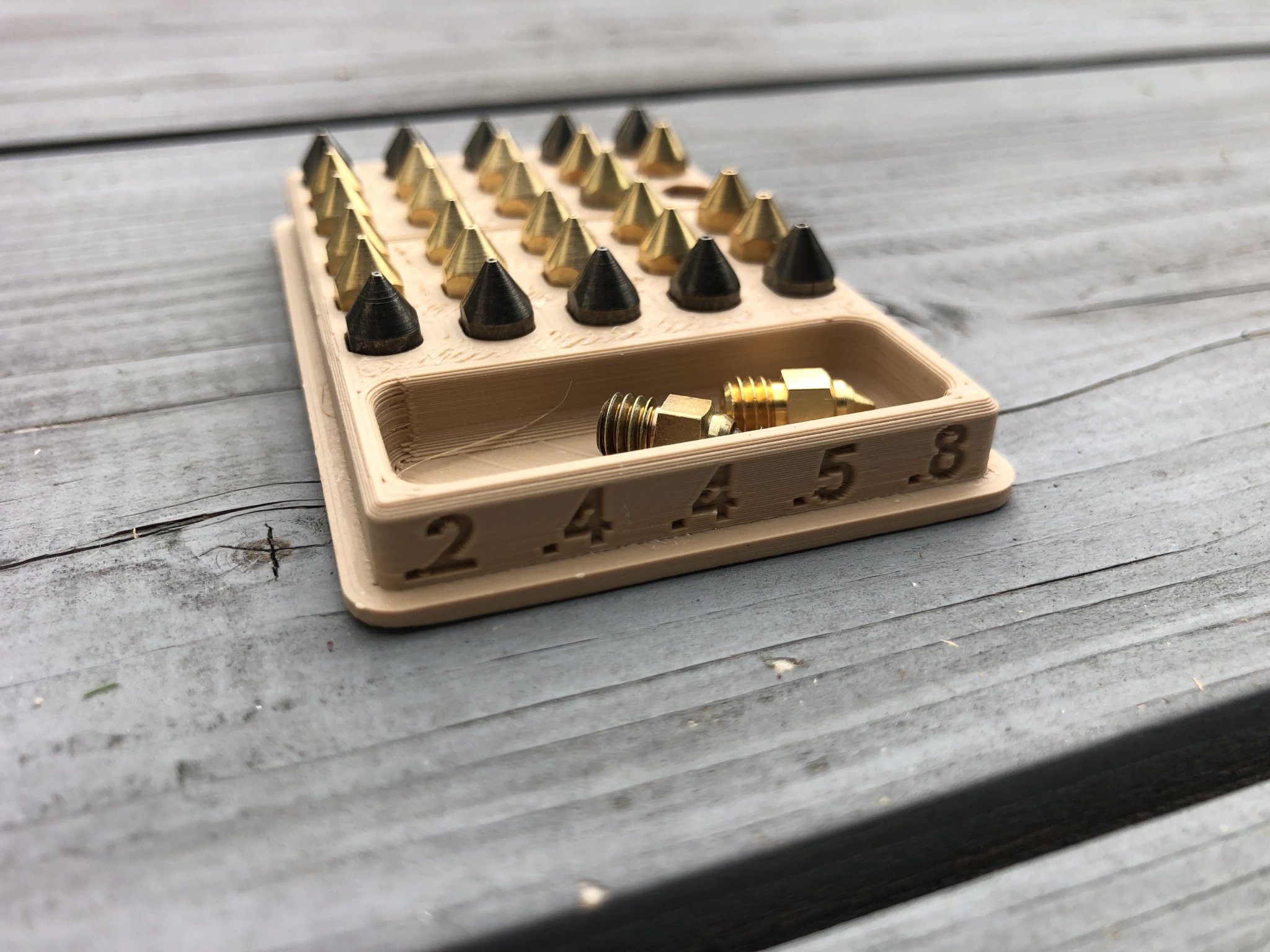 Khay chứa vòi phun MK8 nhỏ gọn cho 30 vòi phun