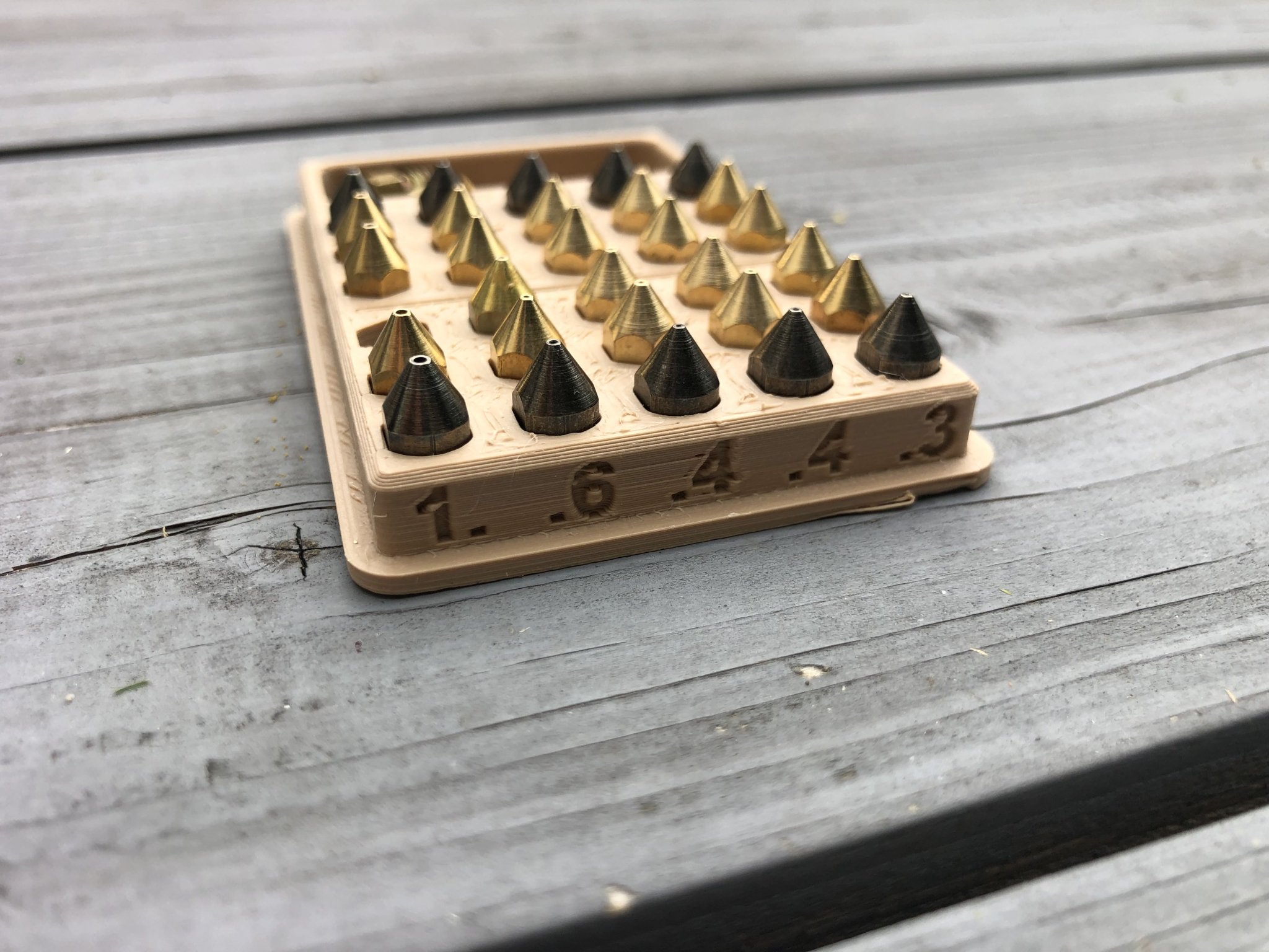 Khay chứa vòi phun MK8 nhỏ gọn cho 30 vòi phun