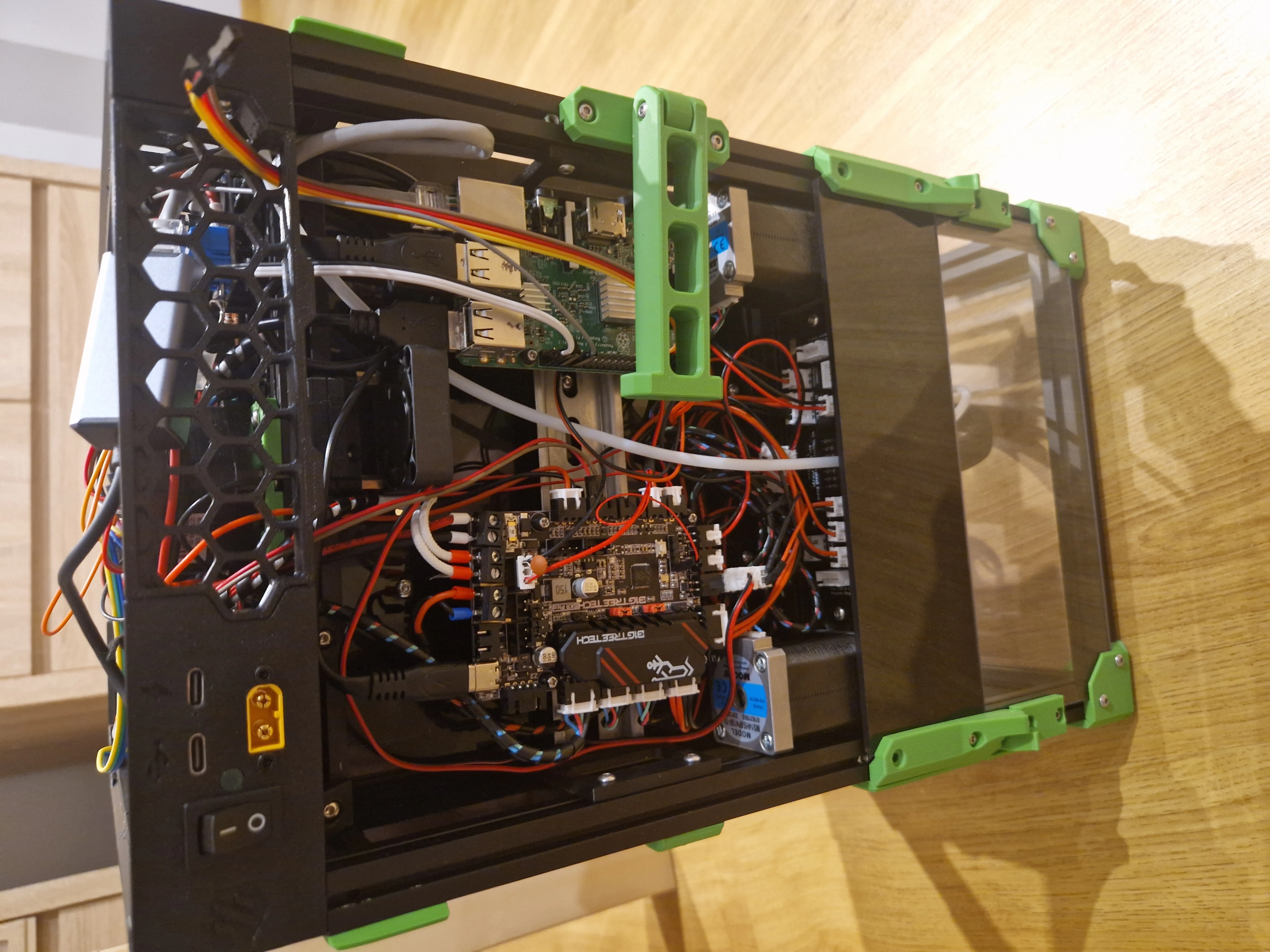 Bộ nguồn pin cho máy in Voron V0.2 với hỗ trợ USB-C