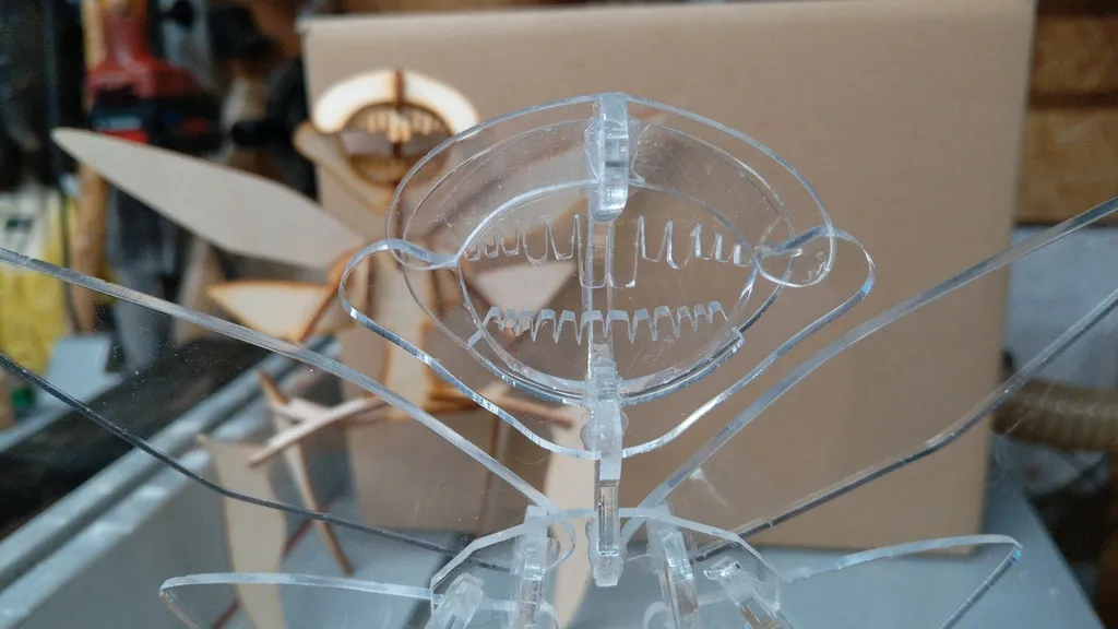 Tiên răng laser cắt từ Hellboy 2