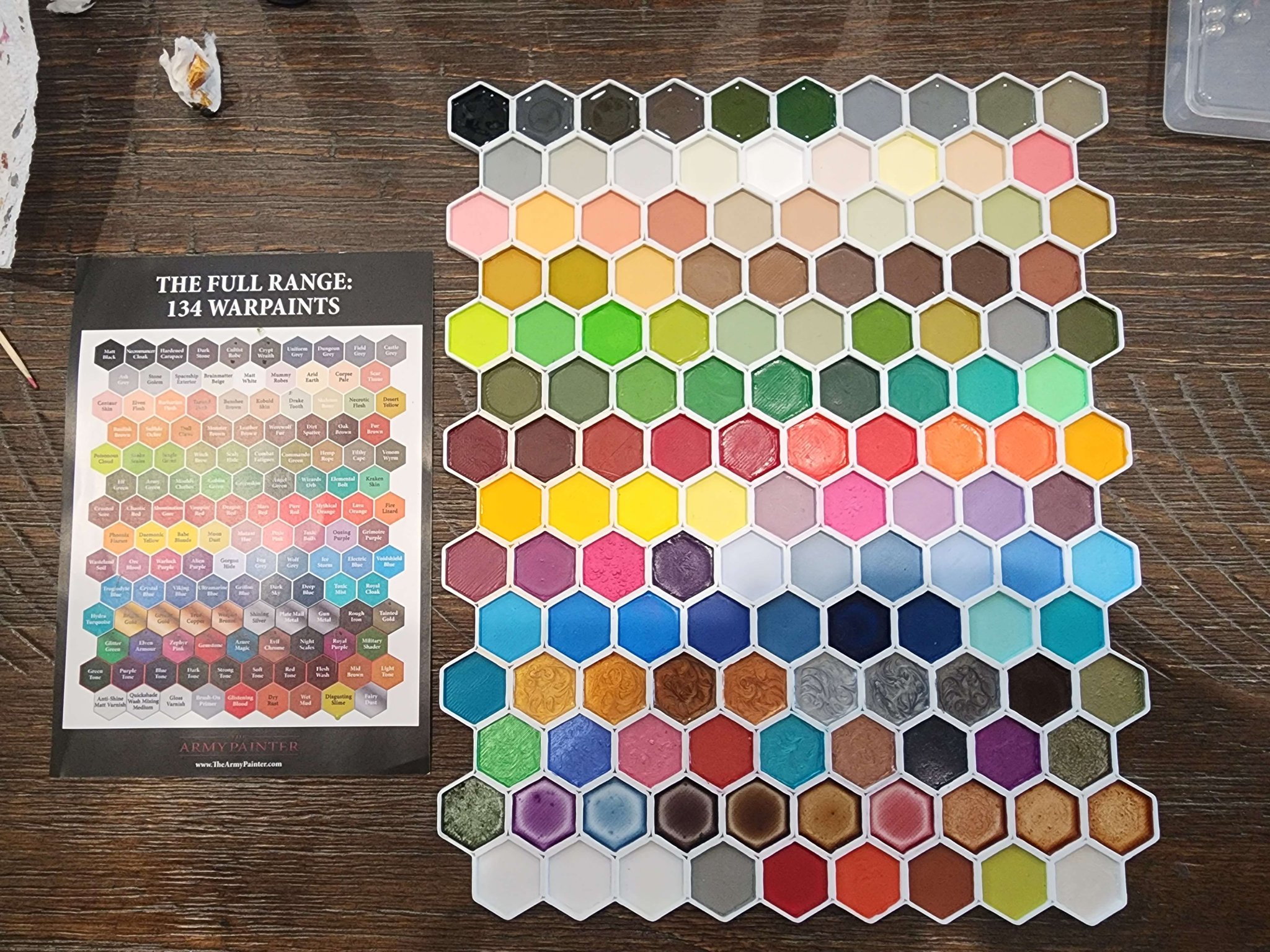 Bảng màu sơn ArmyPainter với ô thử nghiệm hình lục giác