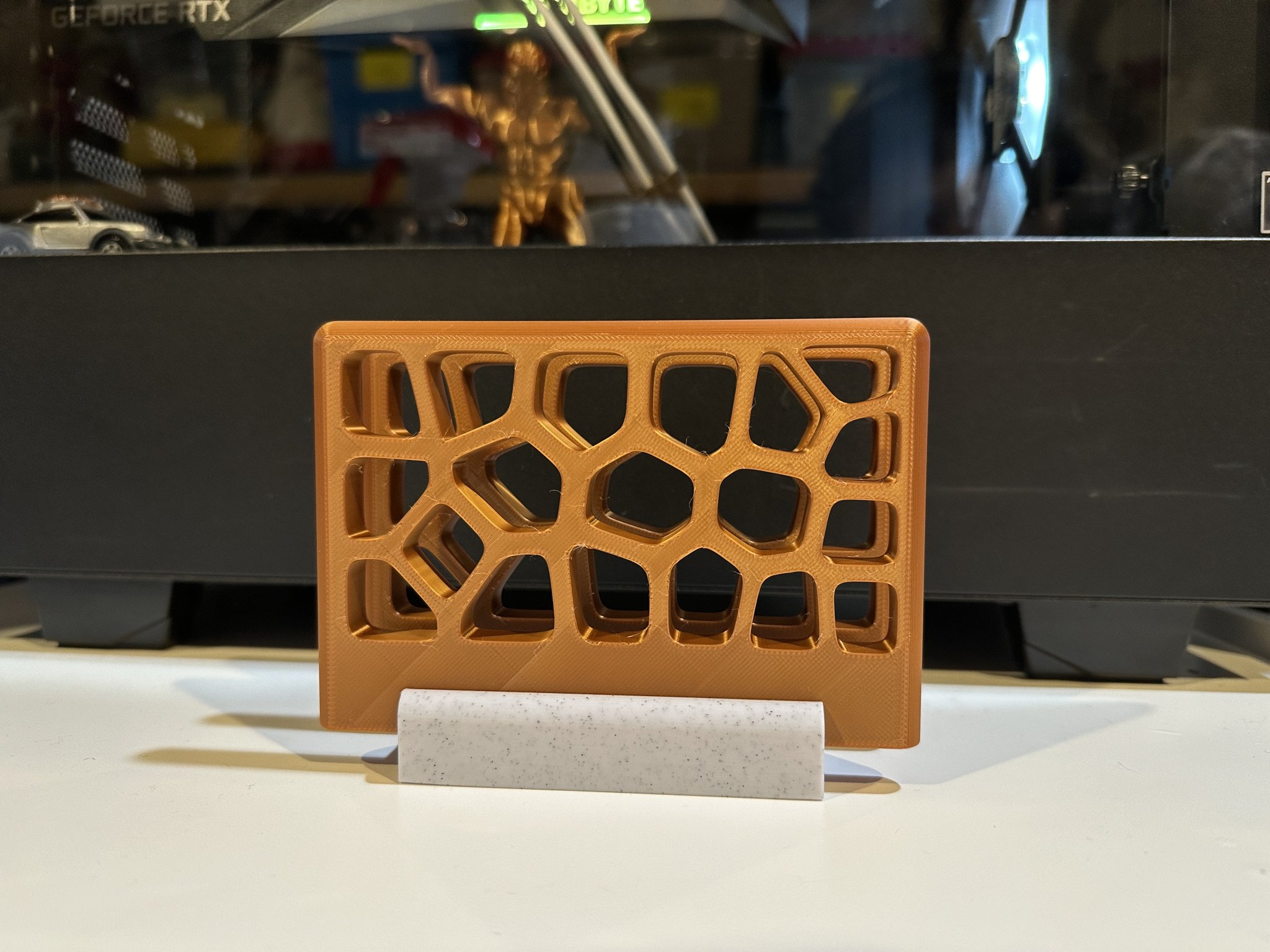 Giá đỡ laptop đứng Voronoi thiết kế sáng tạo