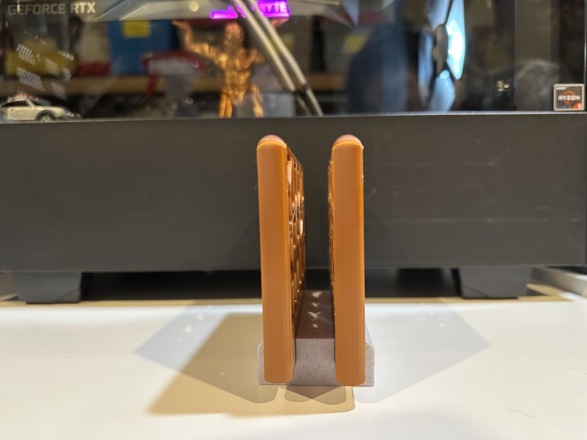 Giá đỡ laptop đứng Voronoi thiết kế sáng tạo