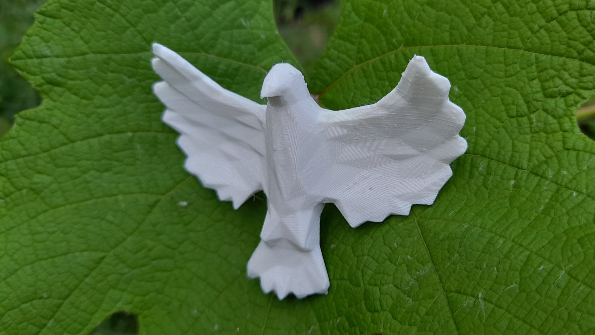 Mô hình bồ câu low-poly dễ thương của con trai tôi