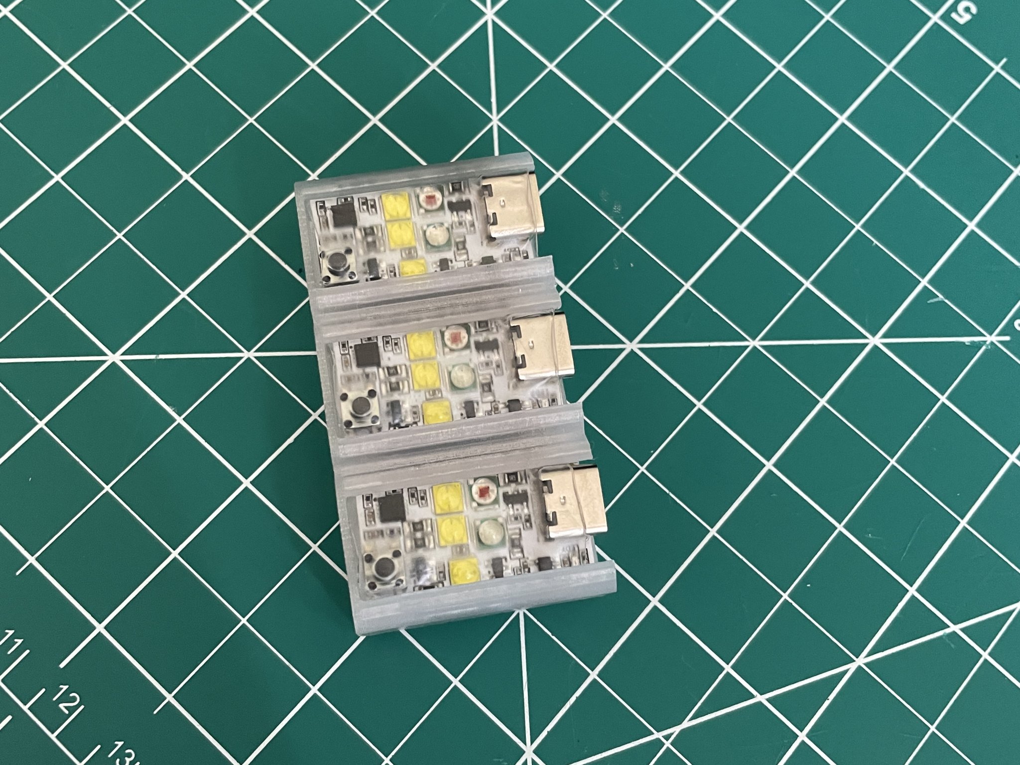 Giá đỡ đèn strobe VIFLY cho 3 thiết bị