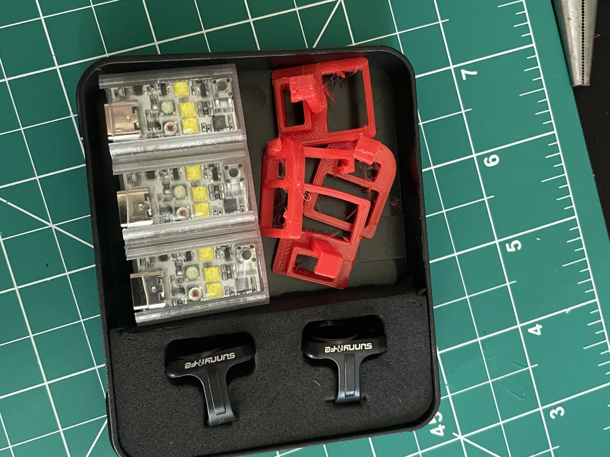 Giá đỡ đèn strobe VIFLY cho 3 thiết bị