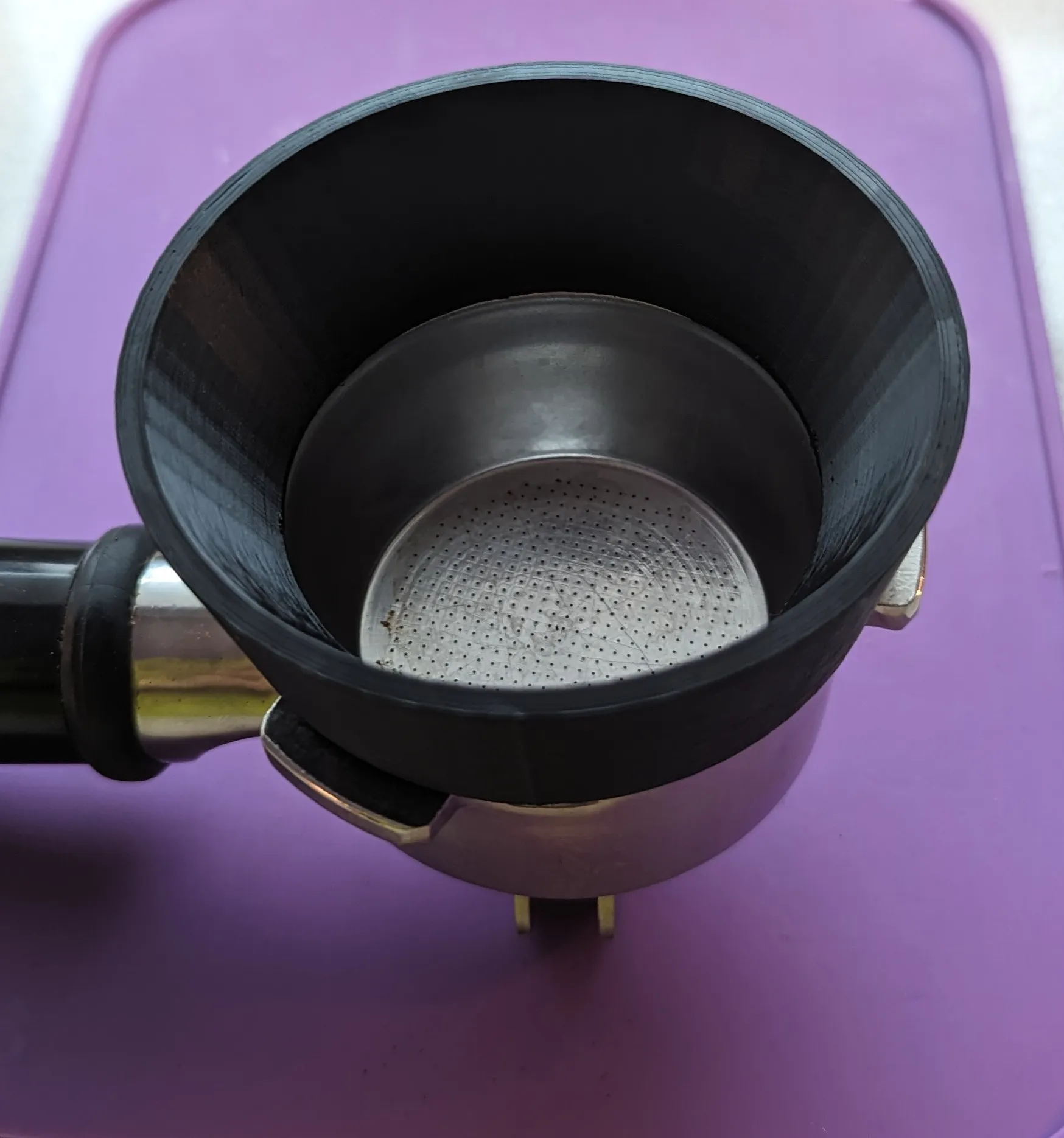 Funnel từ tính 54mm cho portafilter Breville hoặc Sage