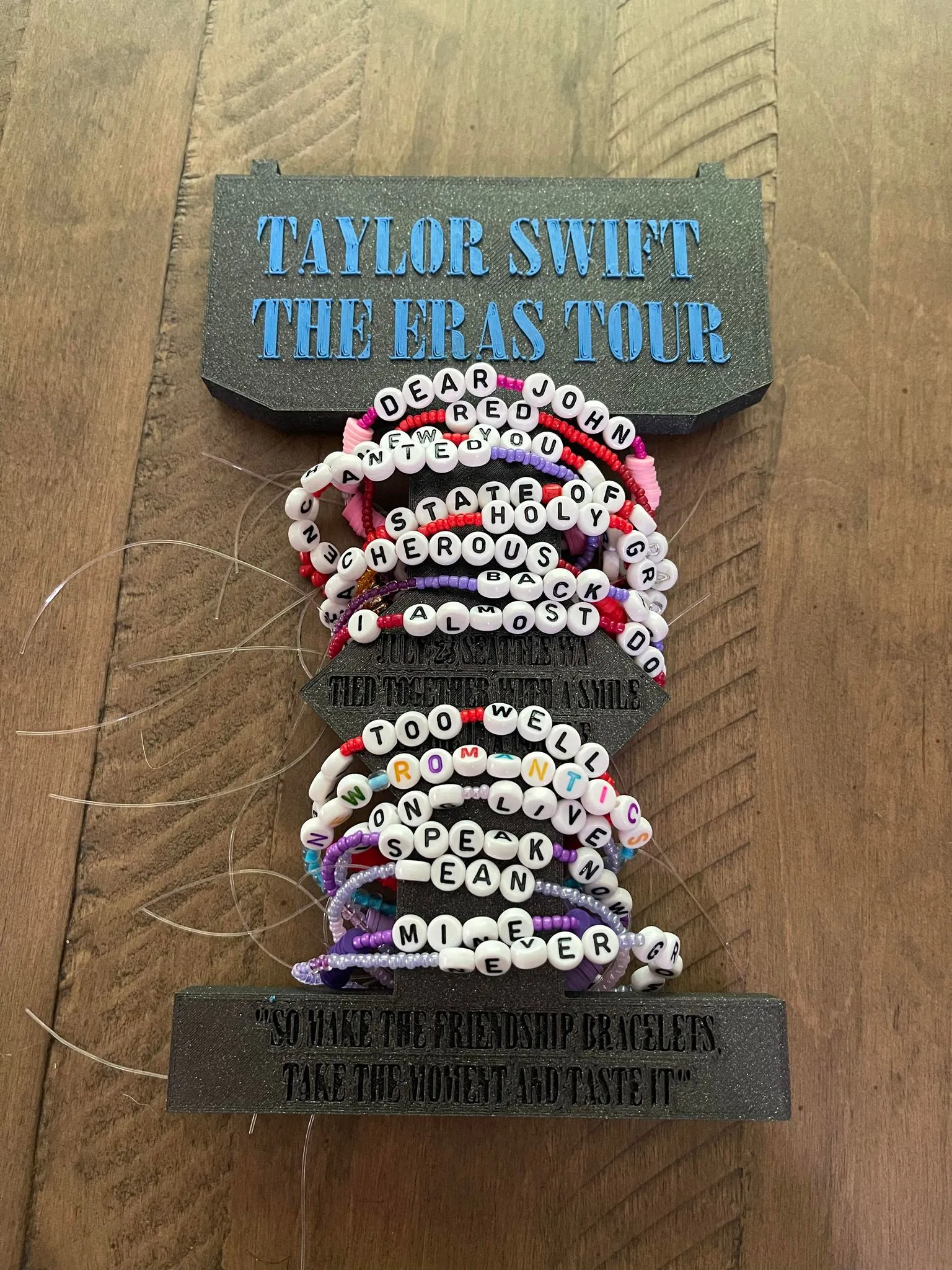 Giá đỡ vòng tay cho sân khấu Taylor Swift Eras Tour