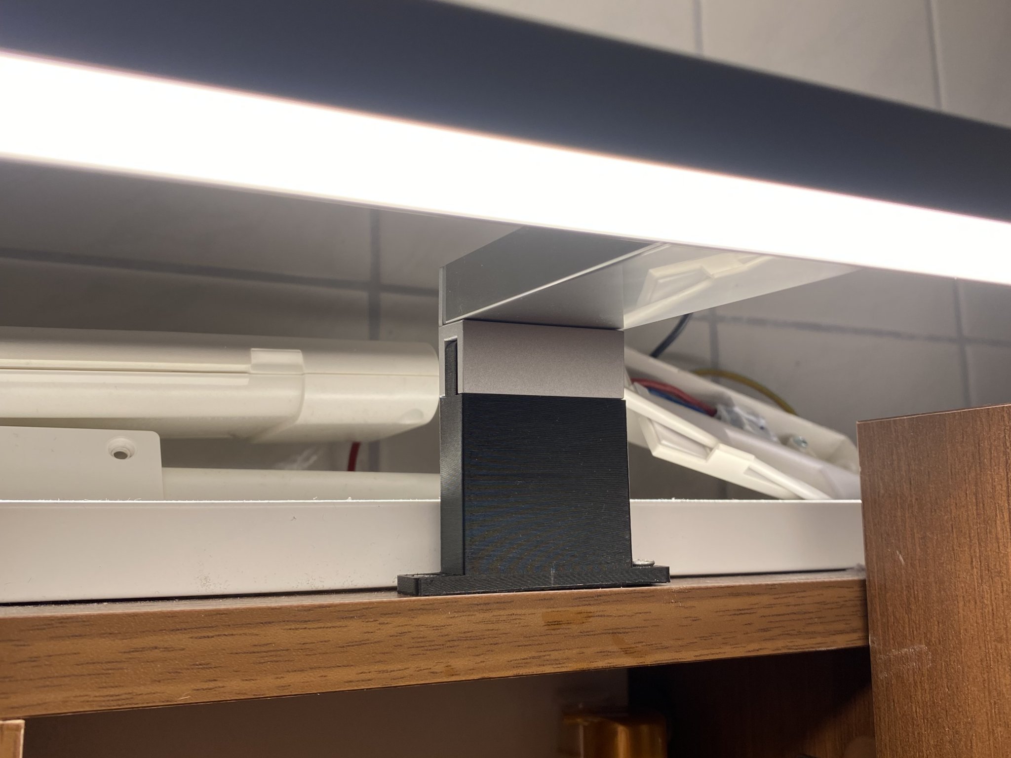 Bộ điều chỉnh chiều cao cho đèn VATHULT của IKEA