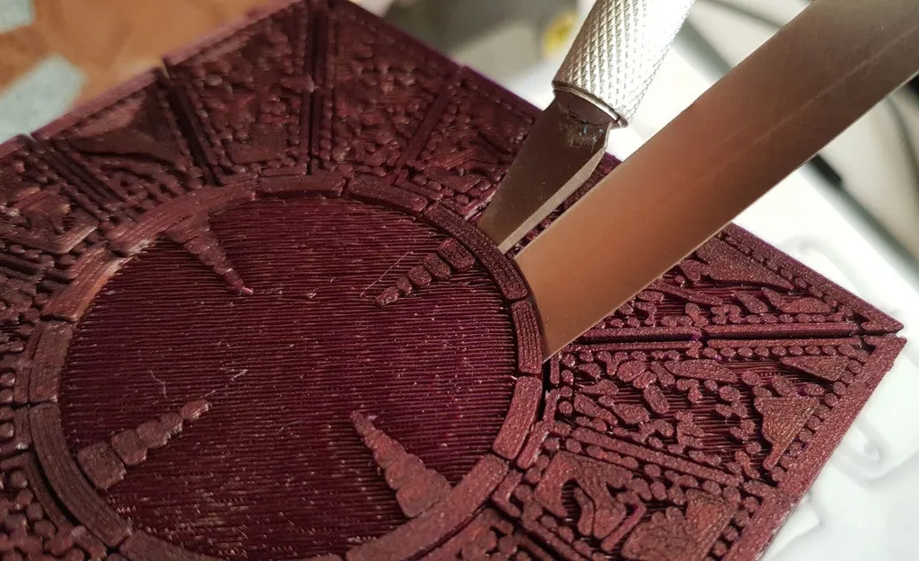 Hộp đố Lament Configuration theo chủ đề Hellraiser