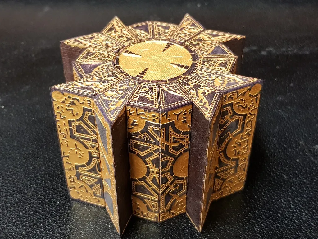 Khối đố ghép hình được phân tích cấu trúc 3D