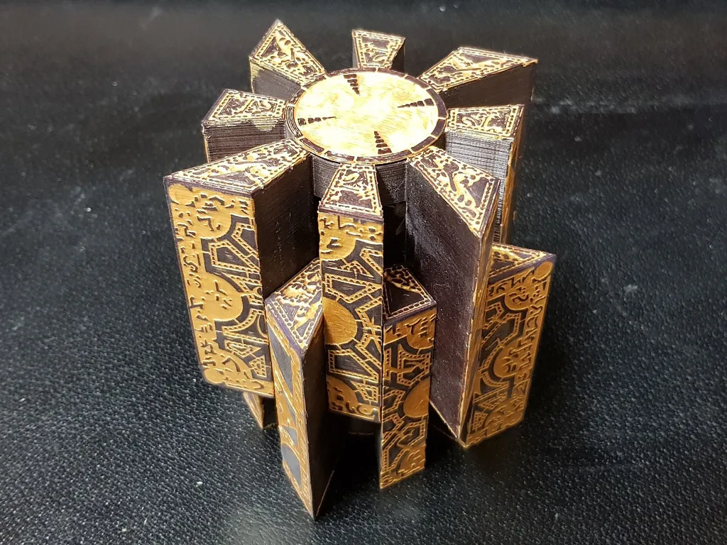 Khối đố ghép hình được phân tích cấu trúc 3D