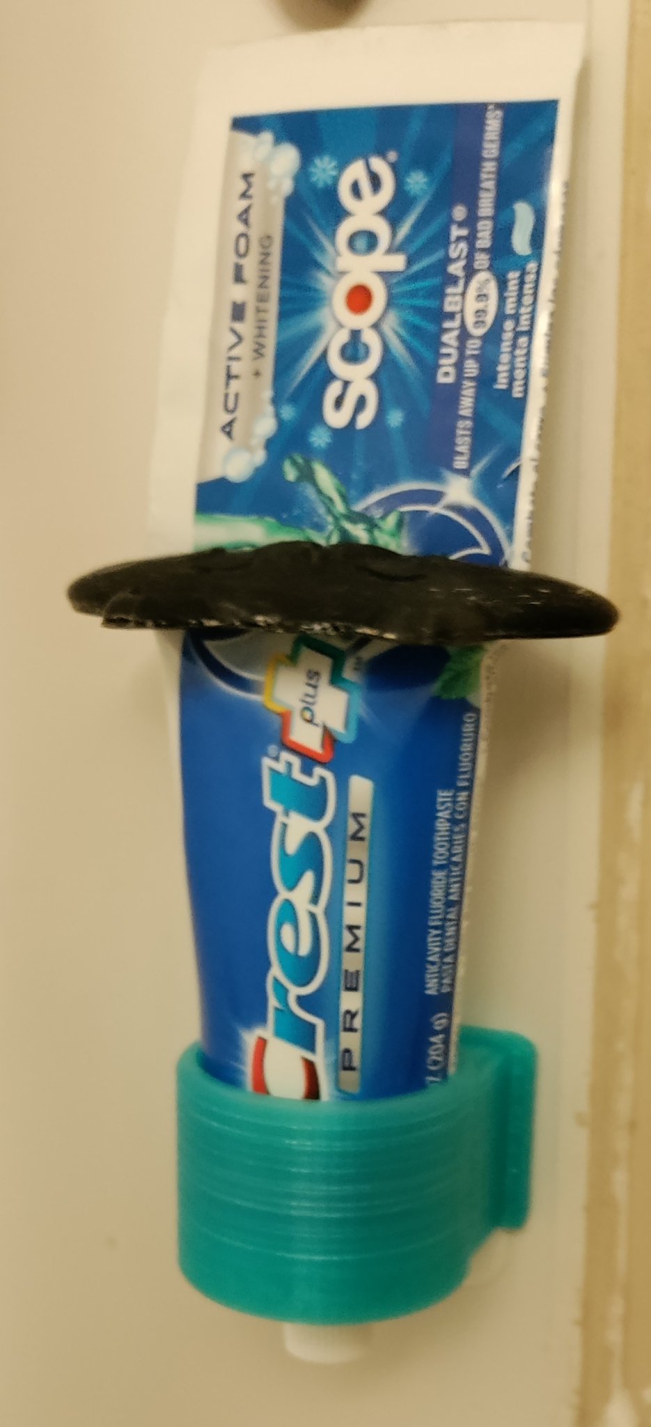 Giá đỡ kem đánh răng gắn tường phòng tắm