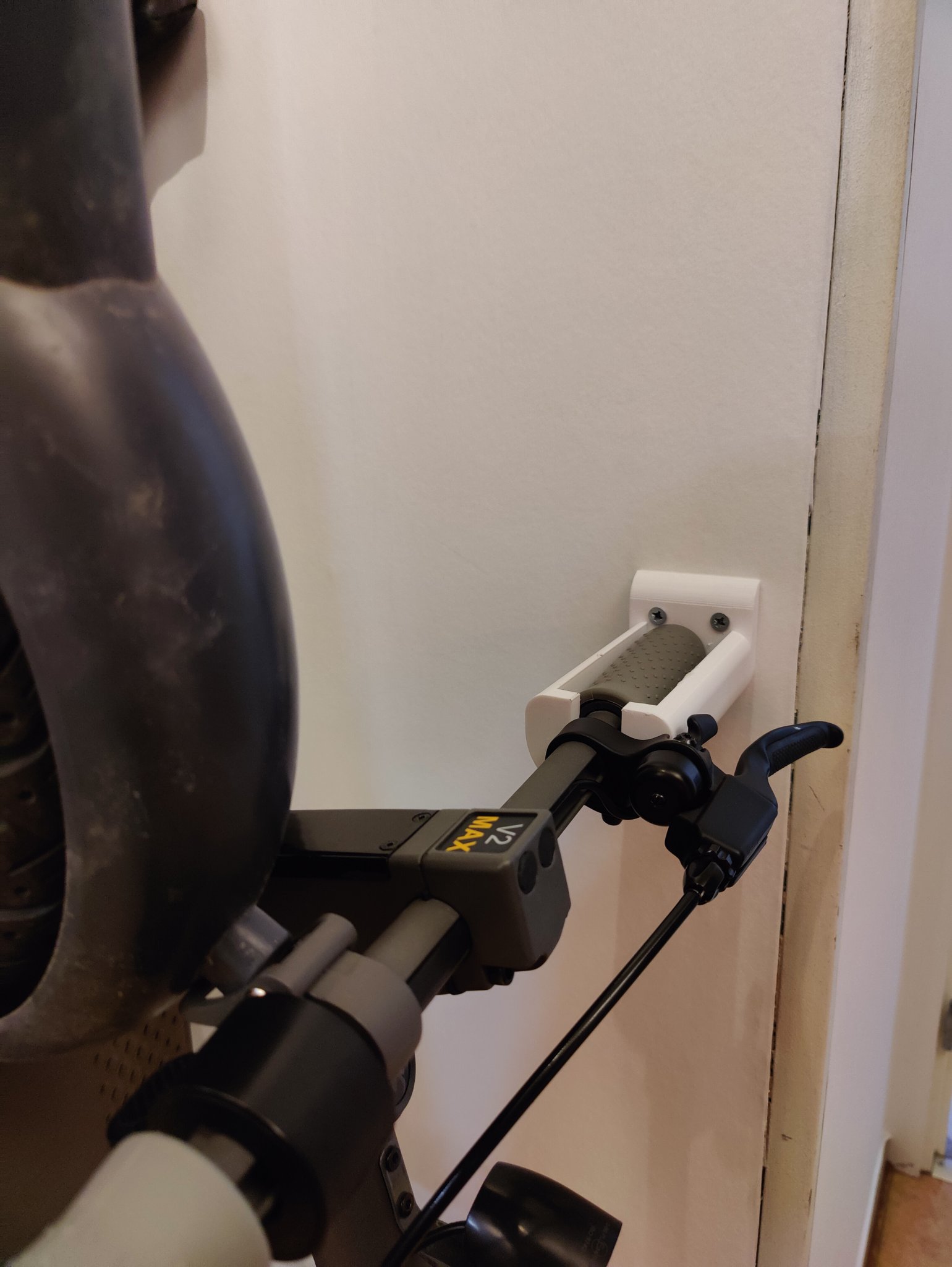 Giá treo tường cho xe điện gập lại