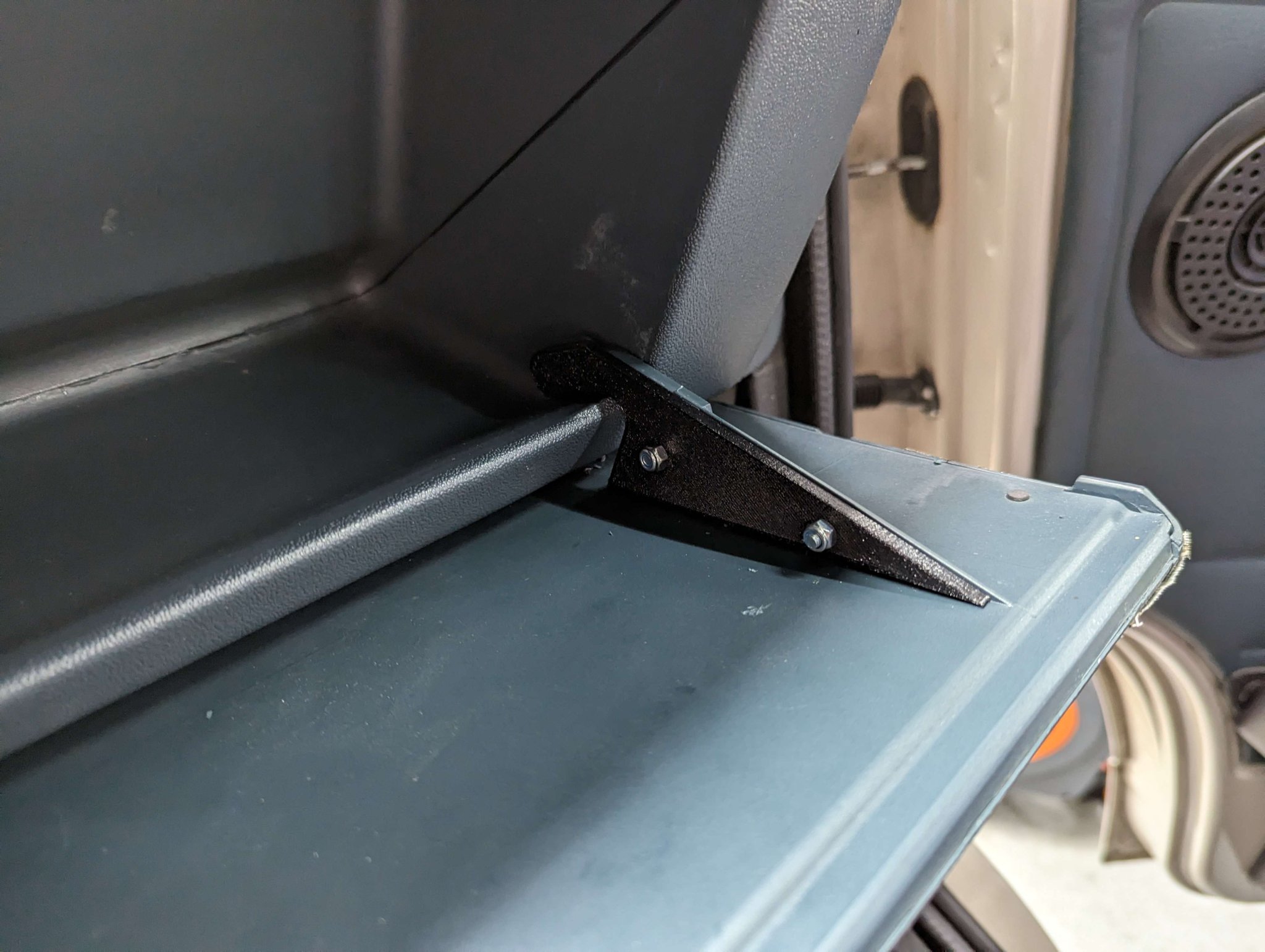 Giá đỡ ngăn chứa đồ cho Renault Trafic T1100