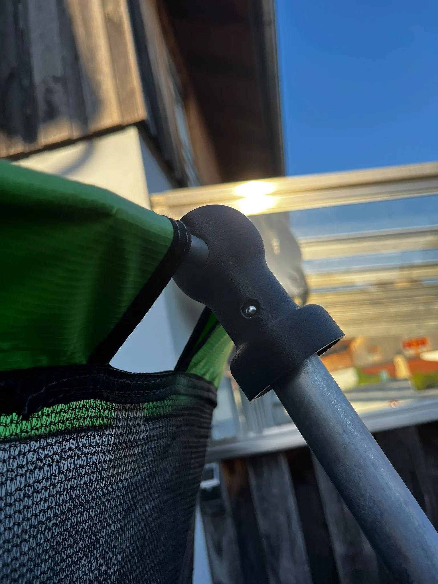 Giá đỡ lưới treo thay thế cho trampolin