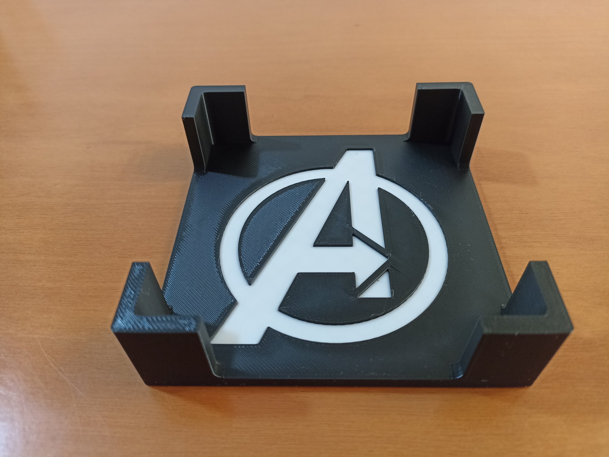Giá đỡ coaster Avengers phong cách độc đáo