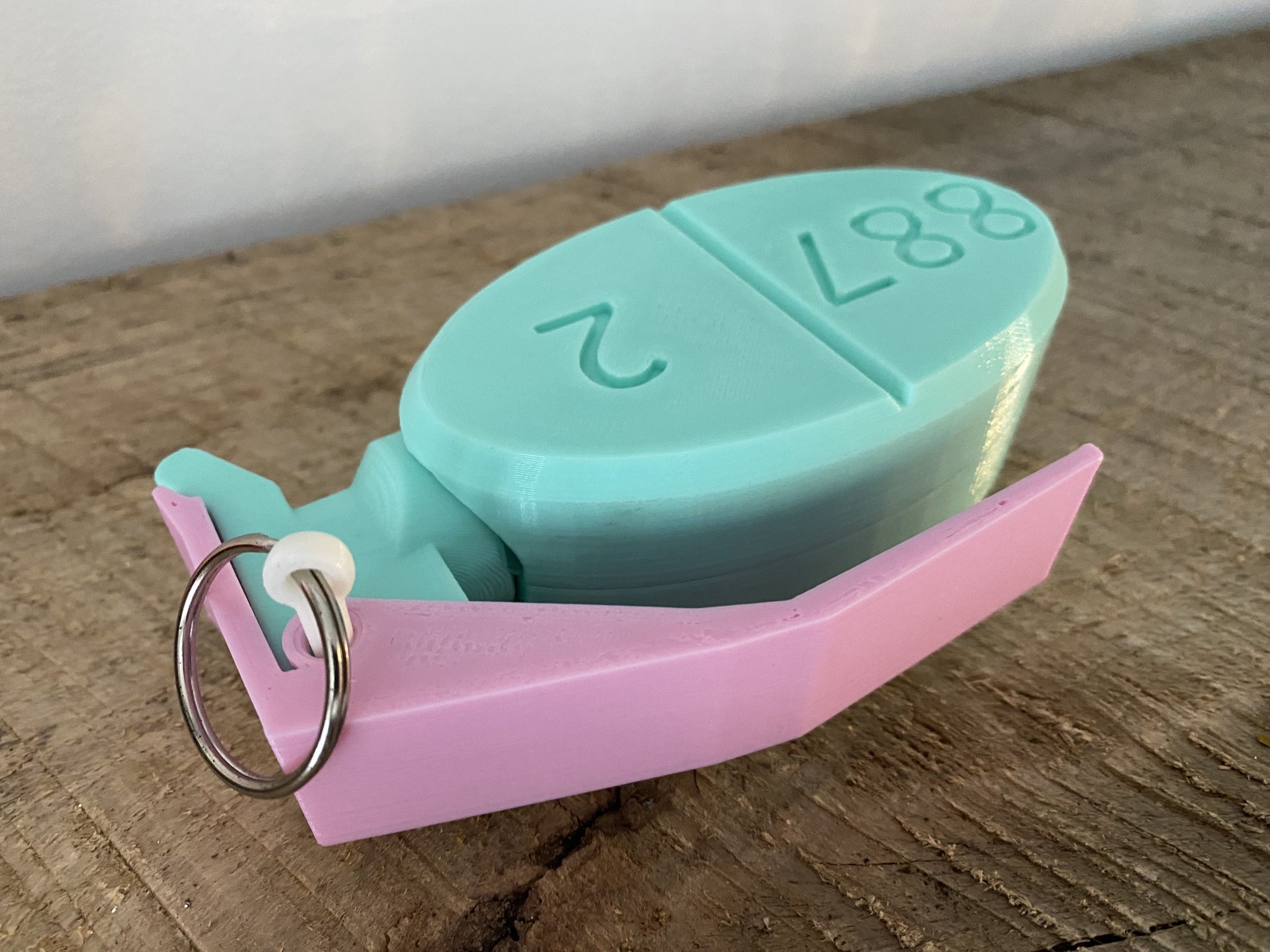 Bom Estrogen cho phụ nữ chuyển giới