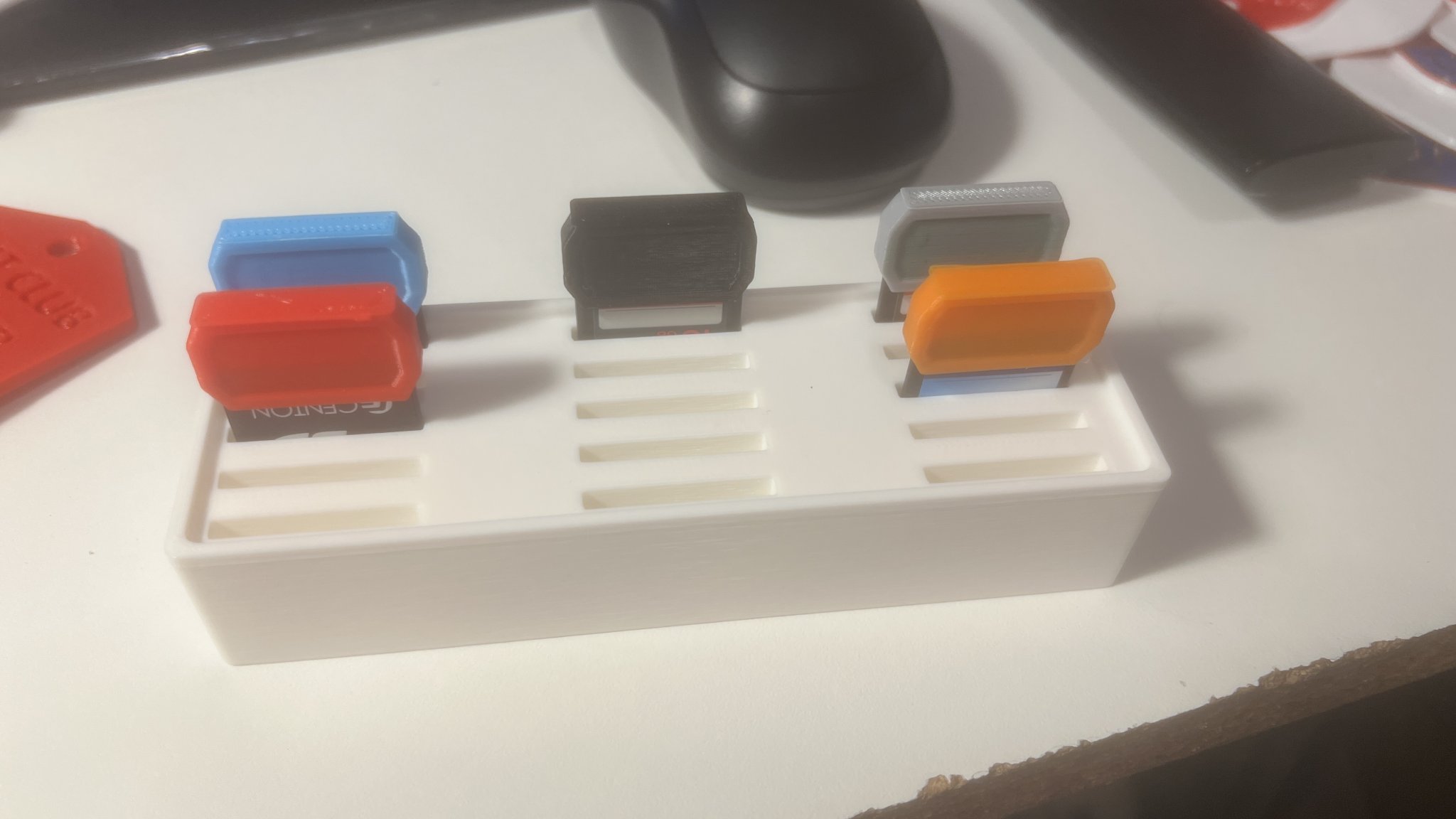 Giá đỡ thẻ SD cho 15 thẻ lưu trữ