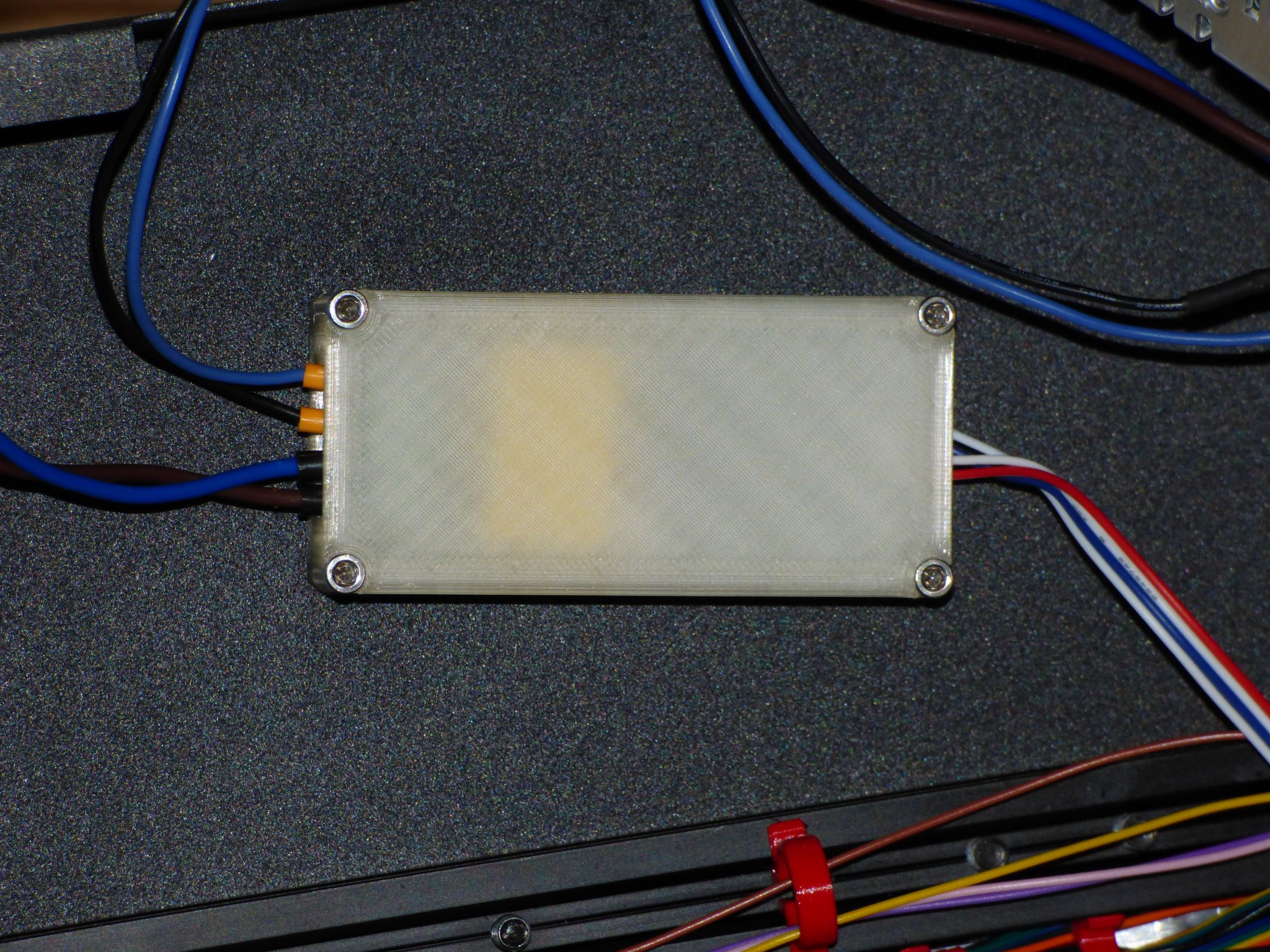 Vỏ bọc cho bộ đo năng lượng PZEM-004T sử dụng Arduino